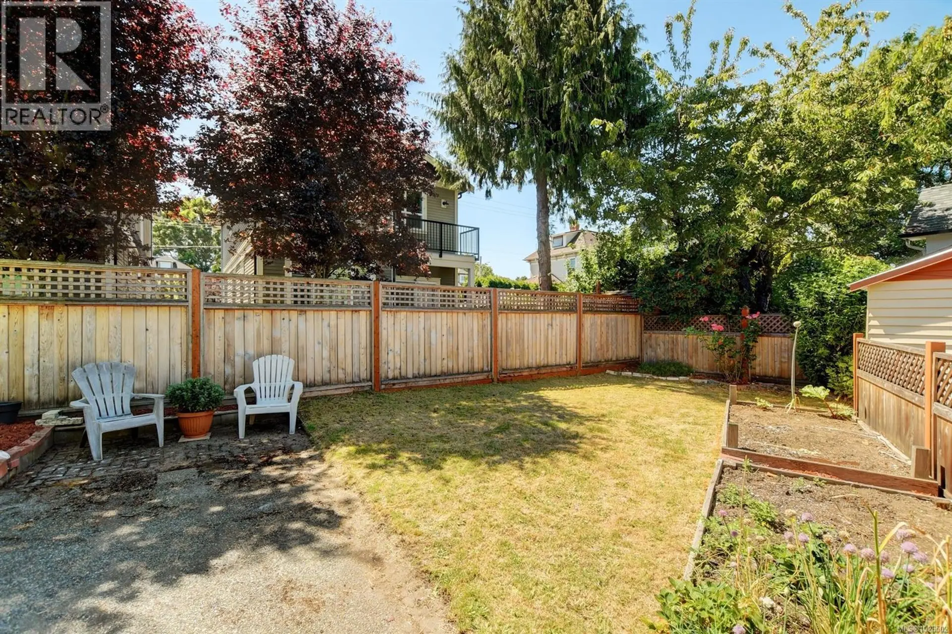 Property at 2112 SAYWARD ST, Victoria, BC
