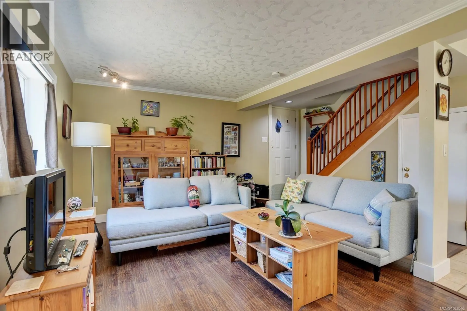 Property at 2112 SAYWARD ST, Victoria, BC