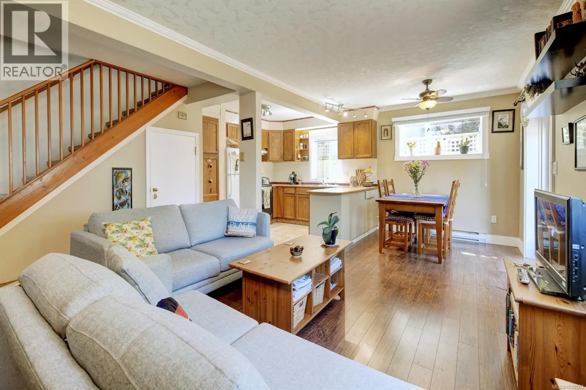 Property at 2112 SAYWARD ST, Victoria, BC