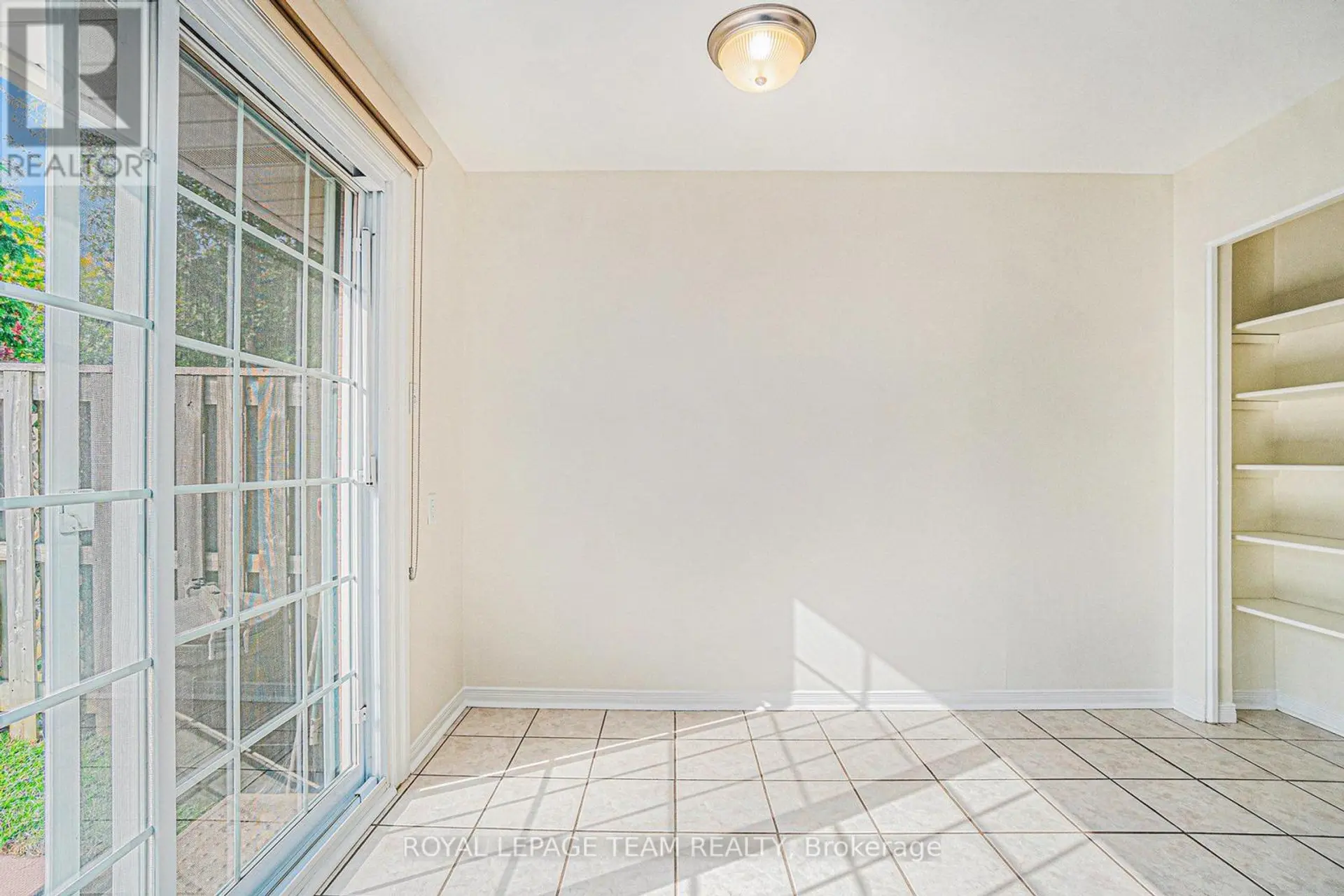 440 KINTYRE PRIVATE - Image 10