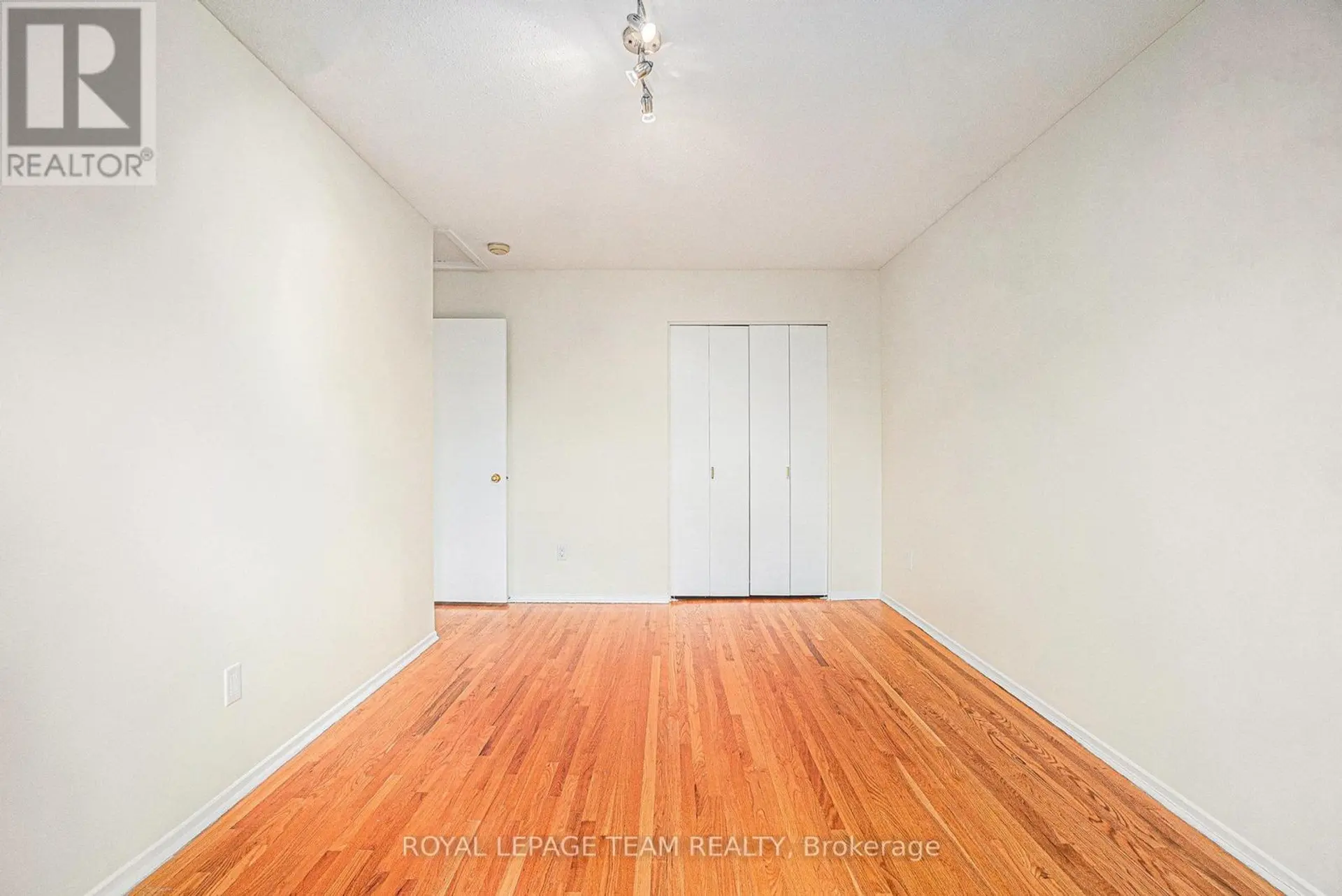 440 KINTYRE PRIVATE - Image 12