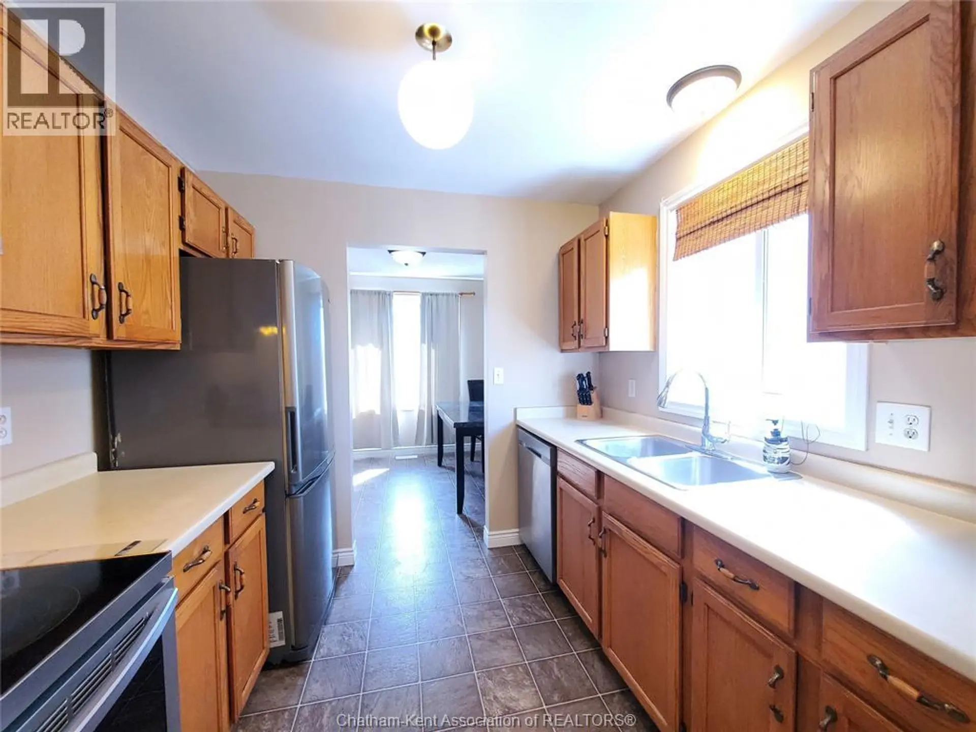 71 Spencer AVENUE - Image 3