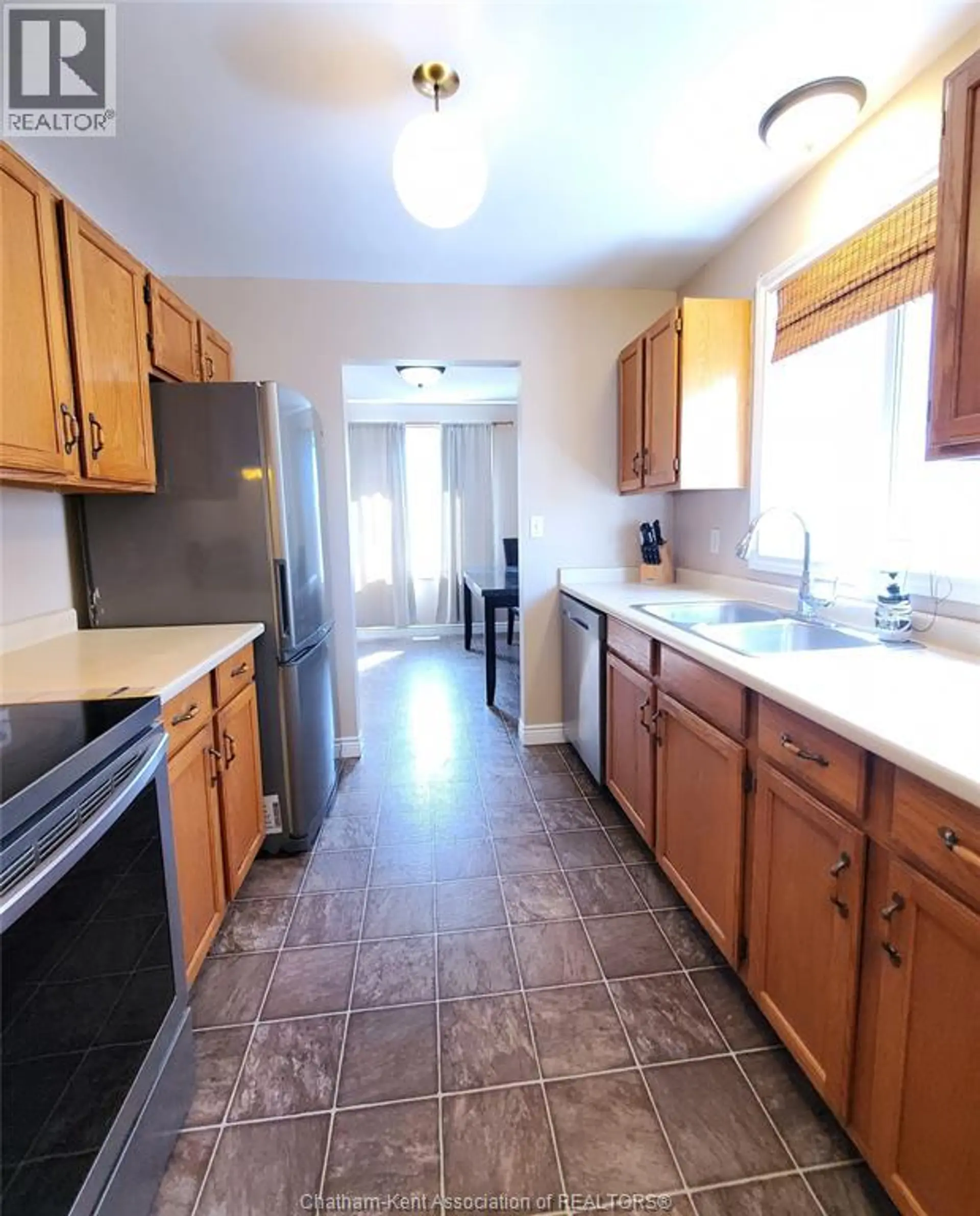 71 Spencer AVENUE - Image 4