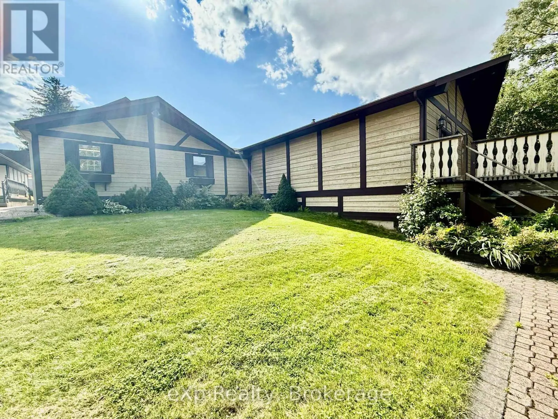 108 ELORA STREET - Image 3