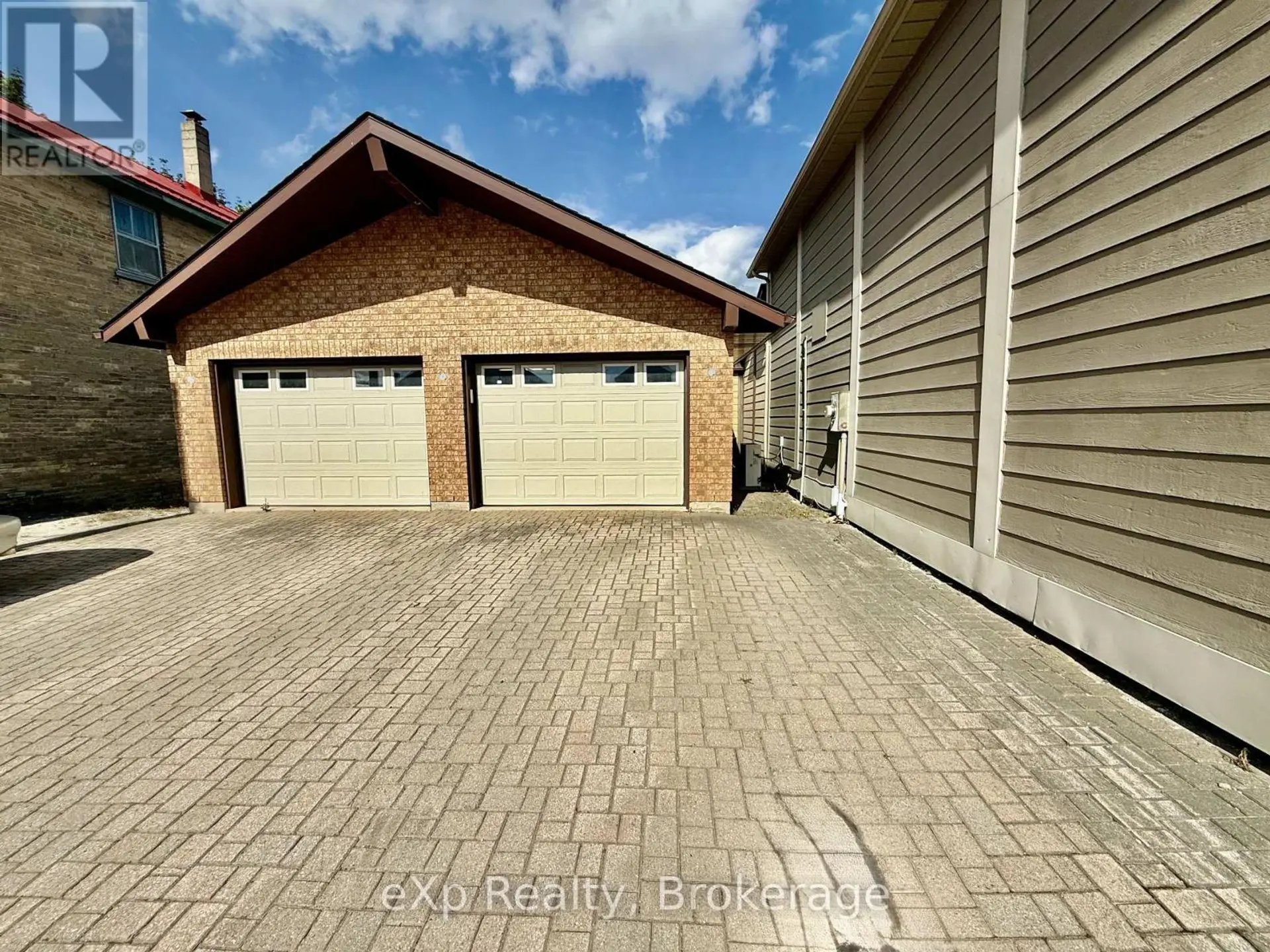 108 ELORA STREET - Image 5