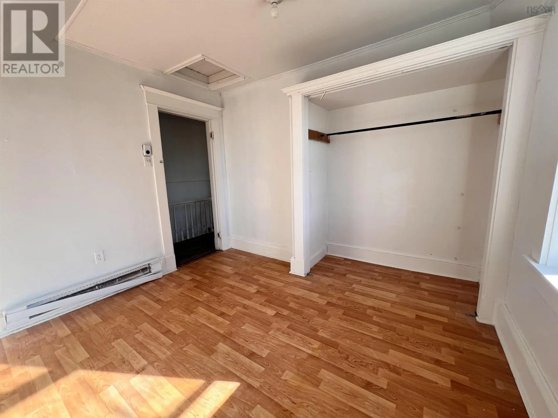 5 PENT LANE - Image 15