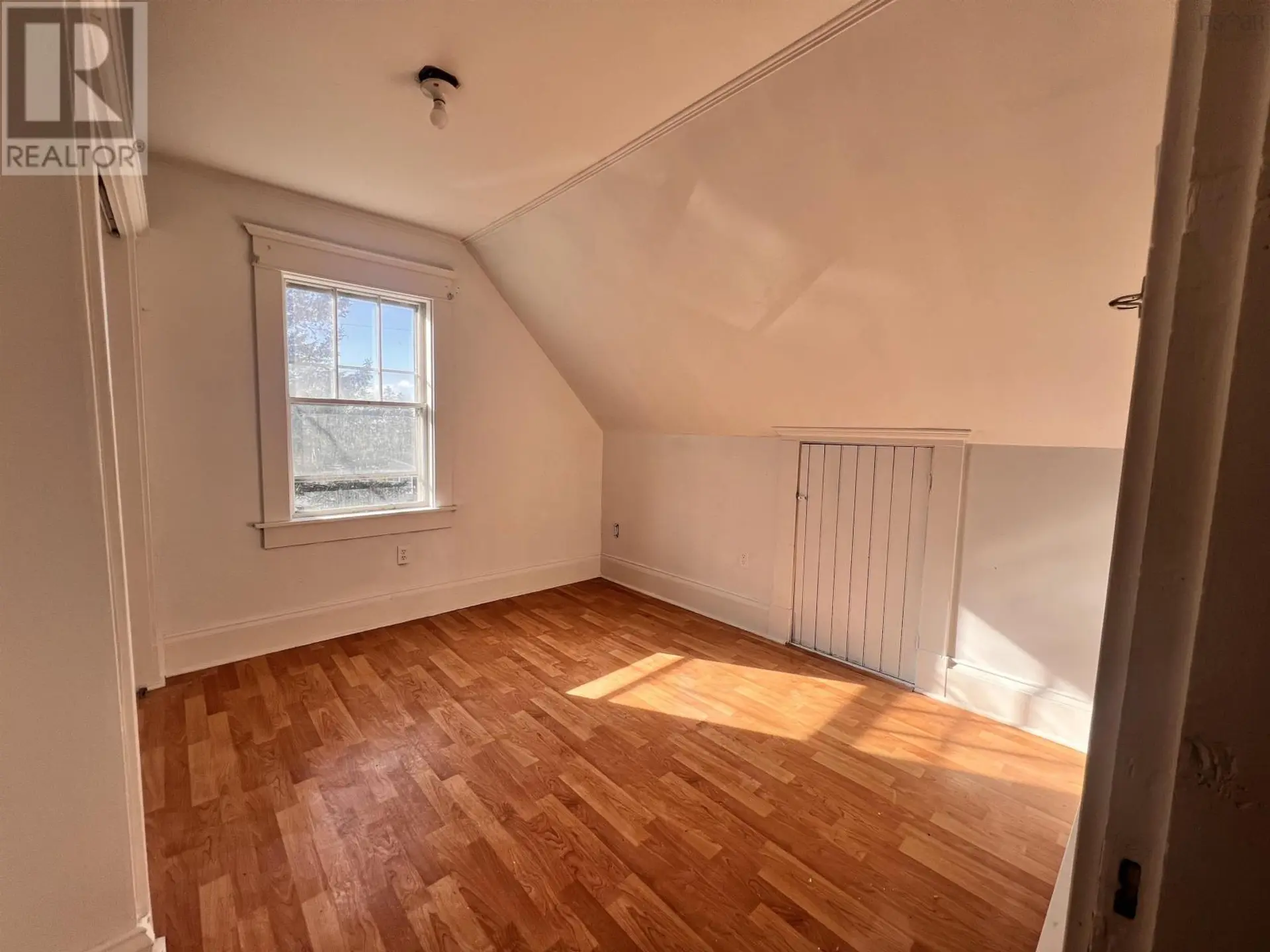 5 PENT LANE - Image 14