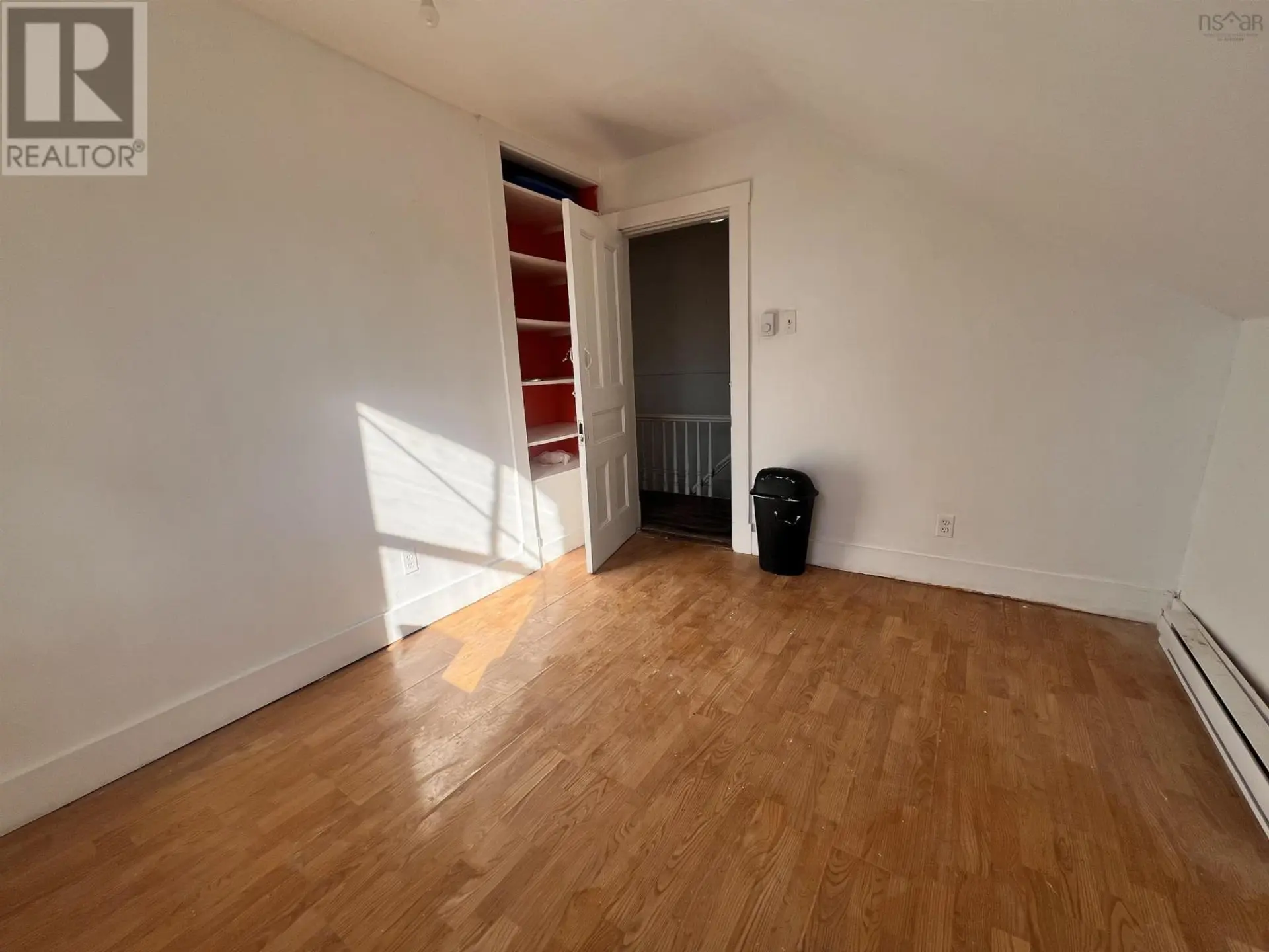 5 PENT LANE - Image 17
