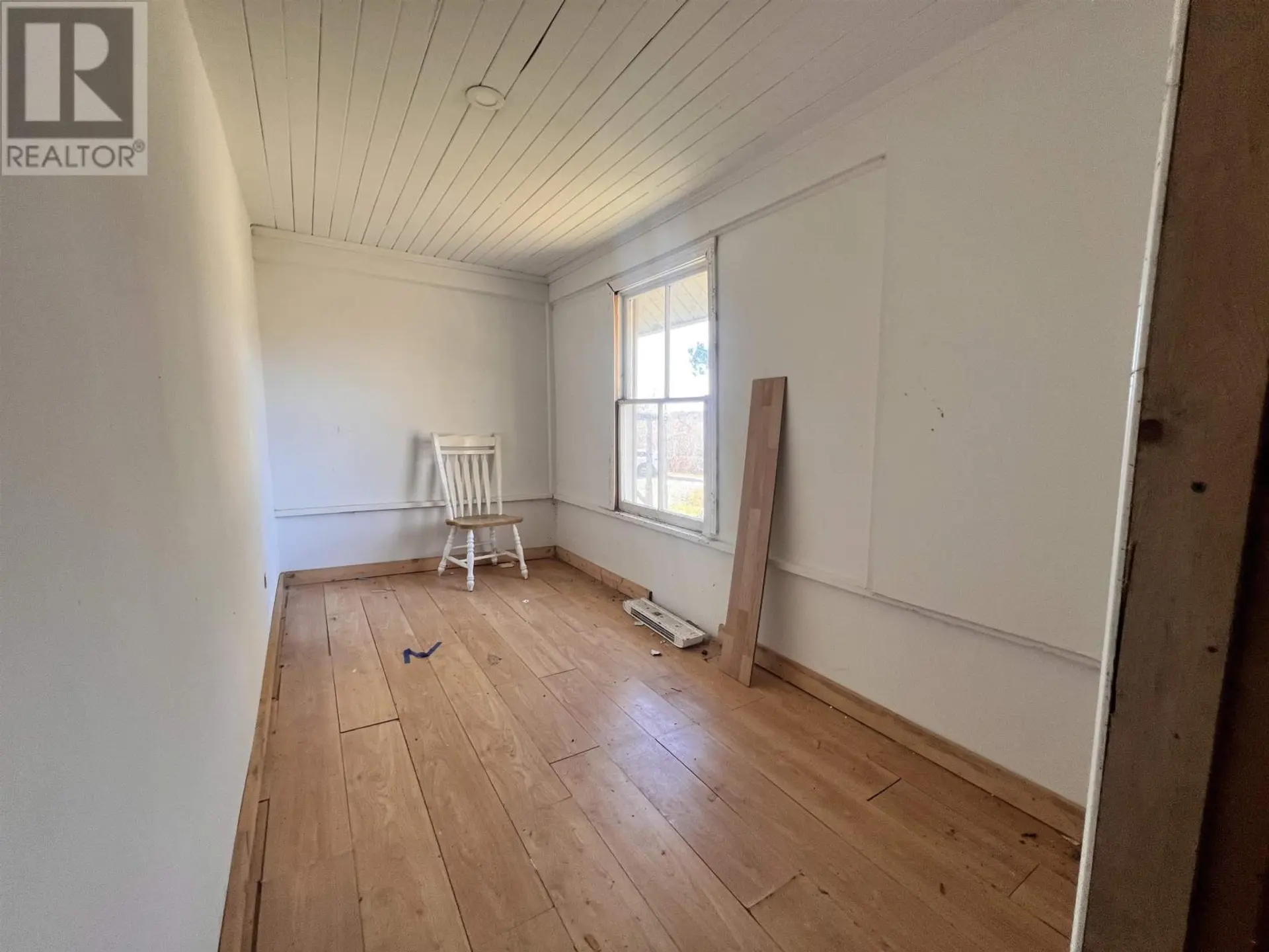 5 PENT LANE - Image 9