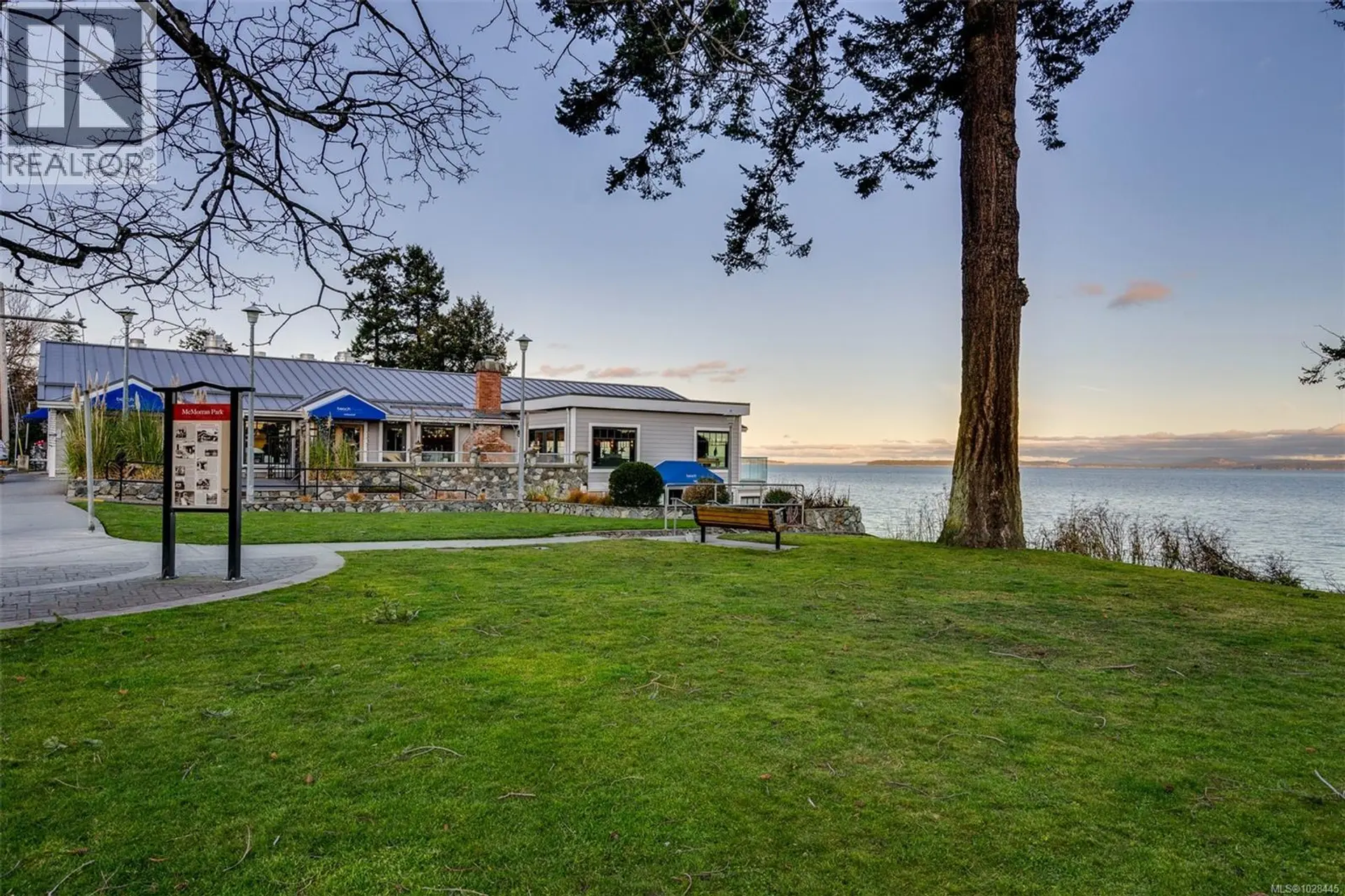 Property at 5090 CORDOVA BAY RD, Saanich, BC