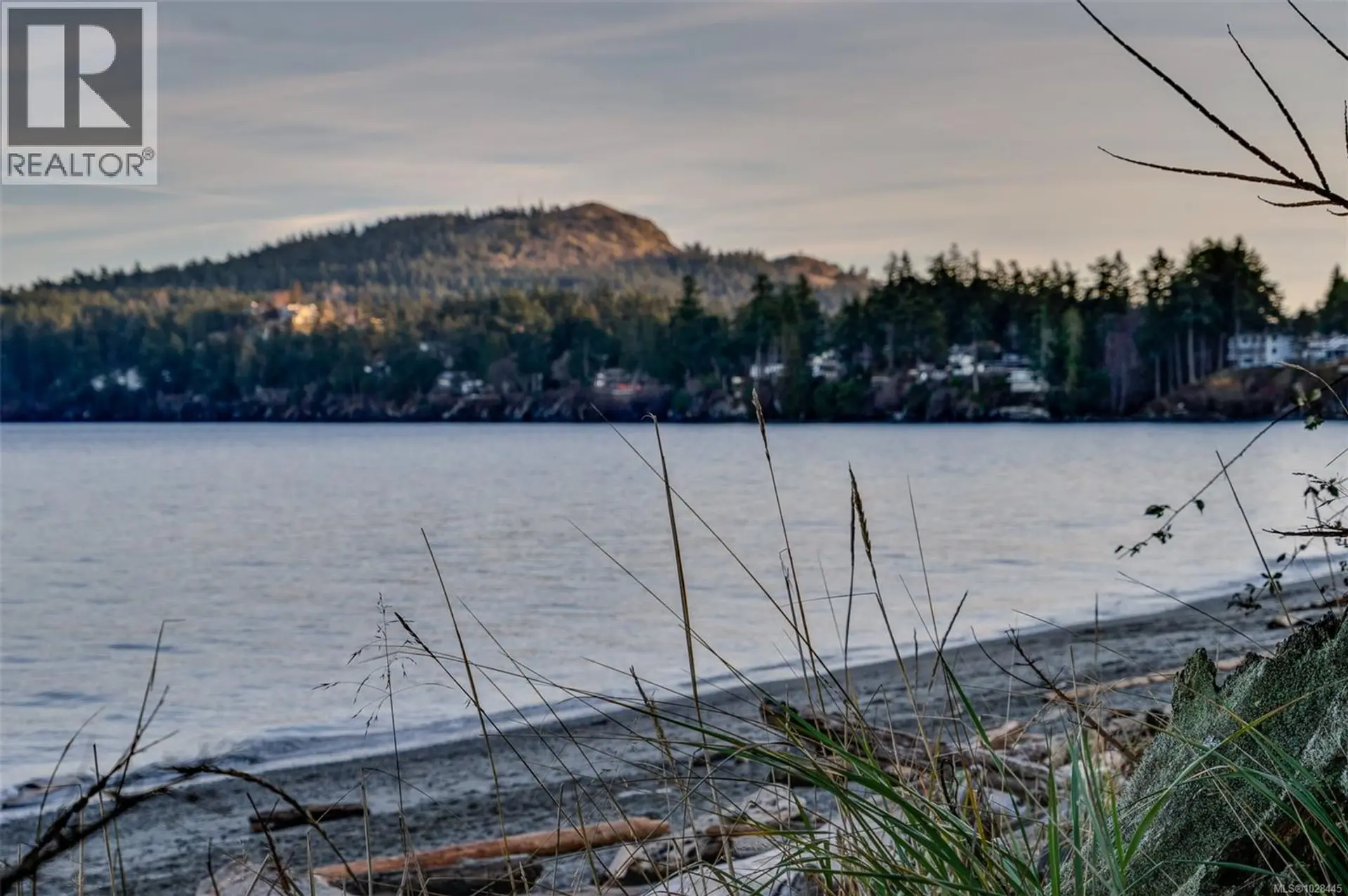 Property at 5090 CORDOVA BAY RD, Saanich, BC