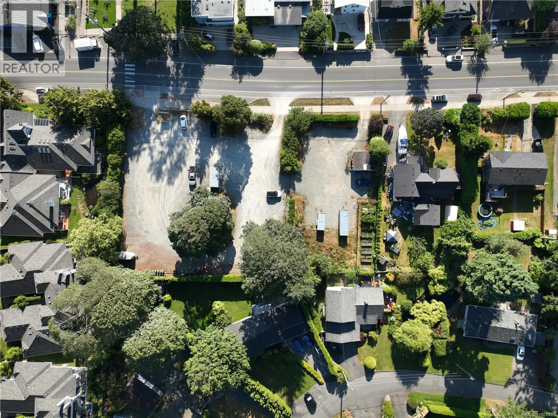 Property at 5090 CORDOVA BAY RD, Saanich, BC