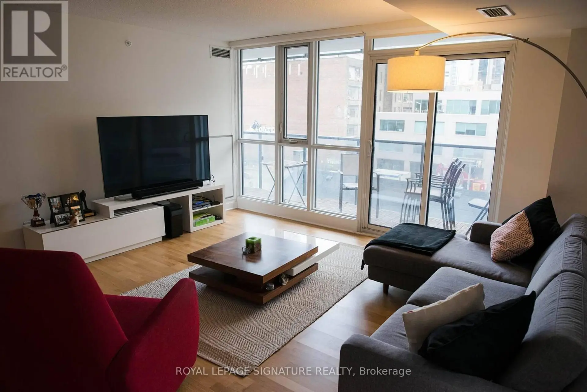#414 295 ADELAIDE STREET W - Image 2