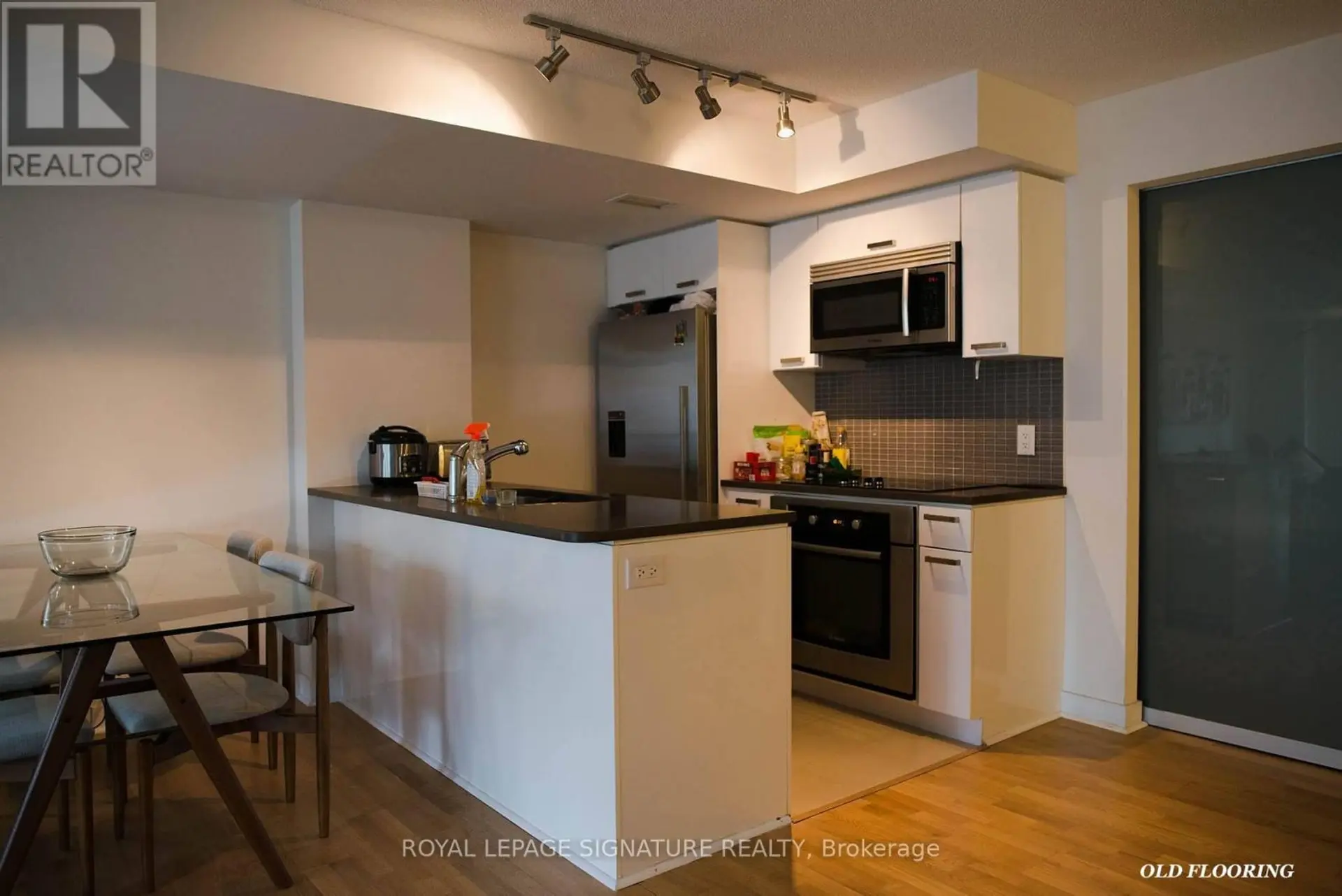 #414 295 ADELAIDE STREET W - Image 4