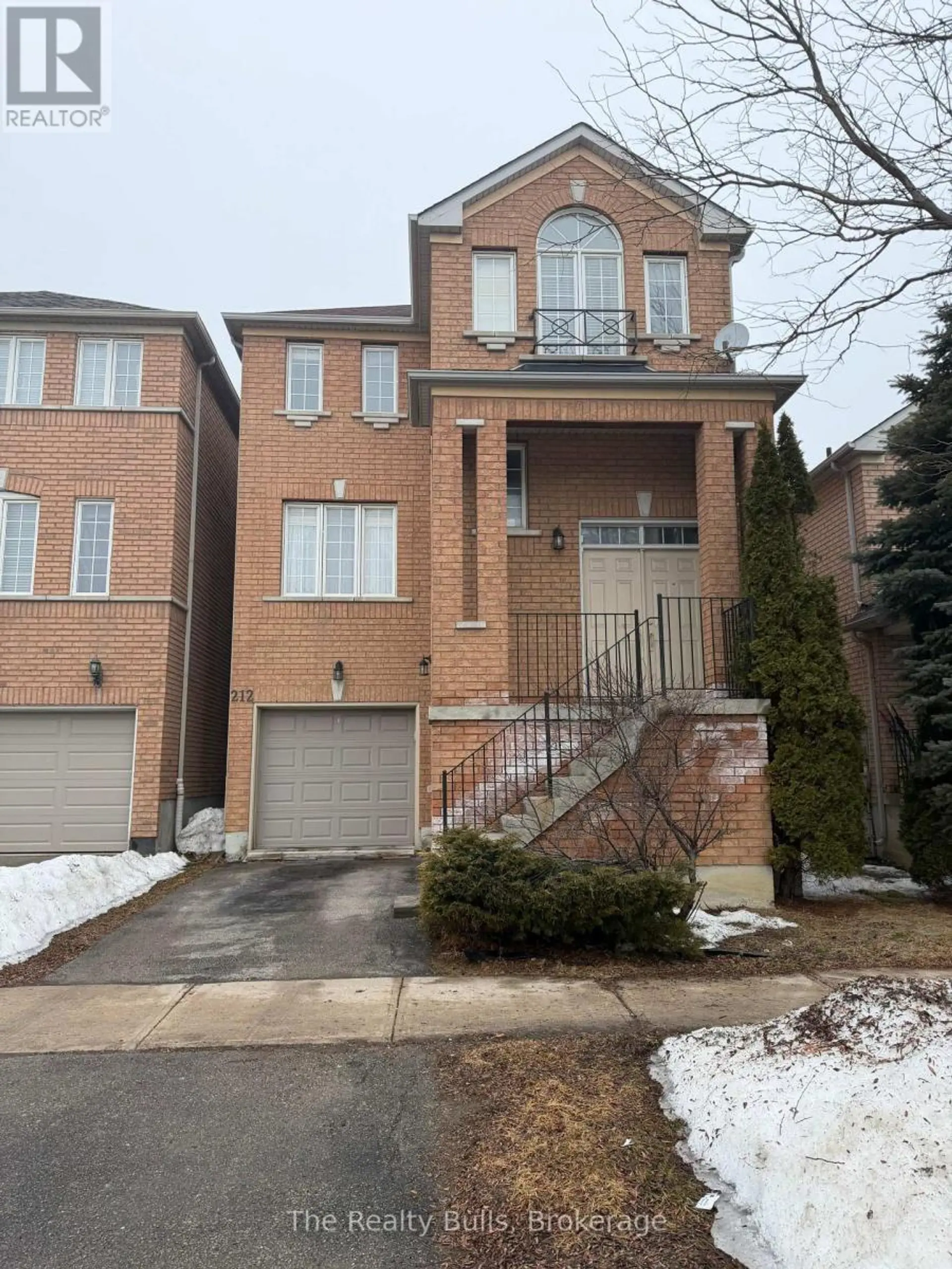 212 YELLOWOOD CIRCLE - Image 2