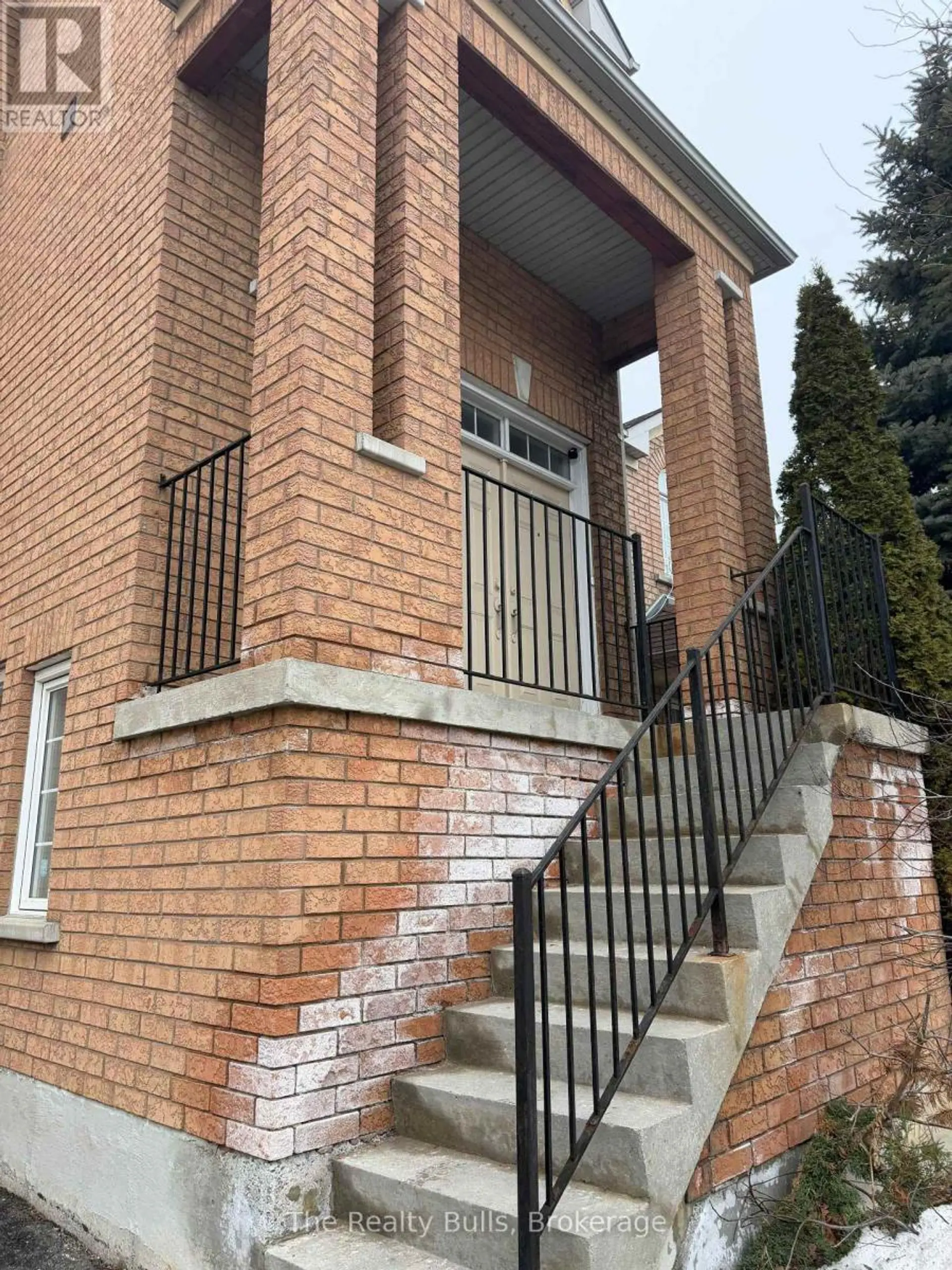 212 YELLOWOOD CIRCLE - Image 3