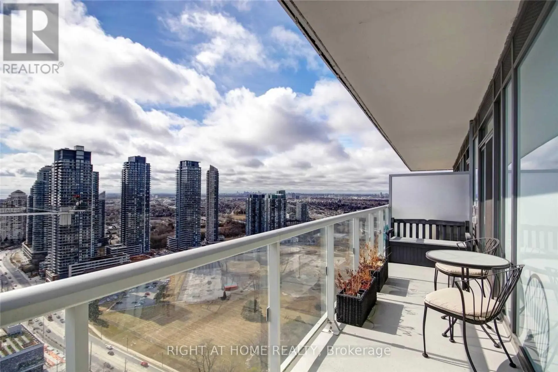 #3204 56 ANNIE CRAIG DRIVE - Image 14