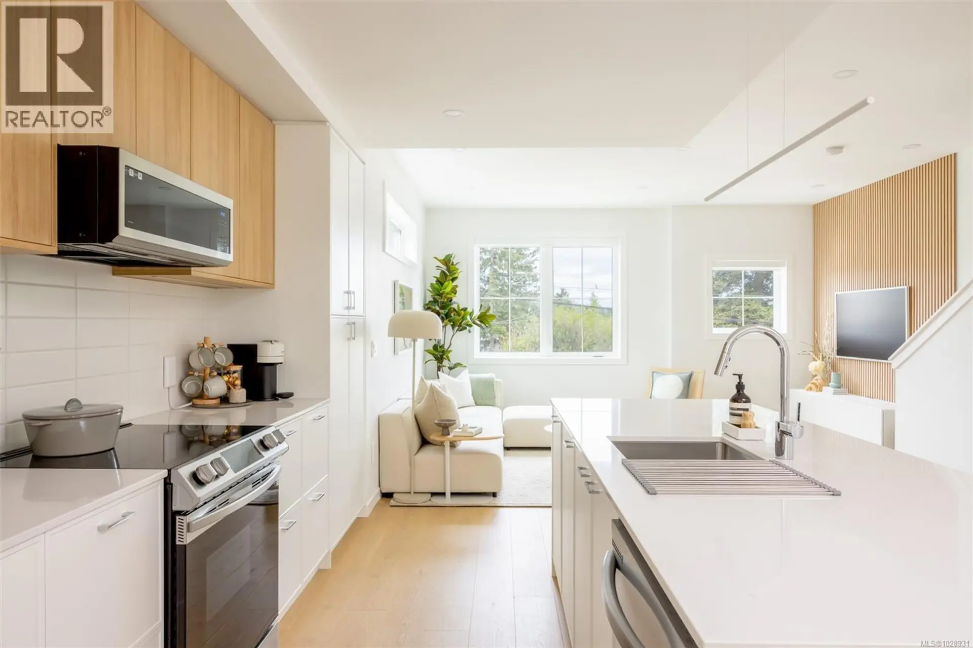 Property at #TH15 3450 WHITTIER AVE, Saanich, BC