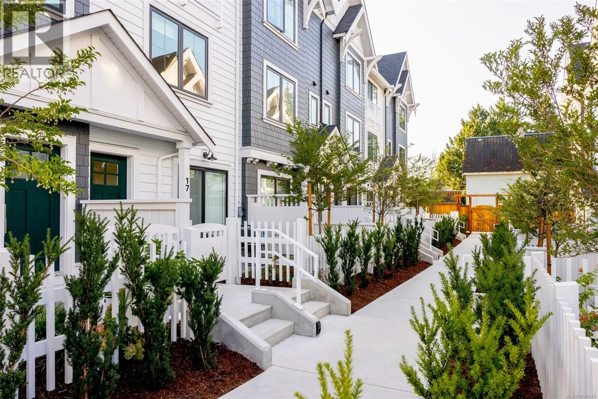 Property at #TH9 3450 WHITTIER AVE, Saanich, BC