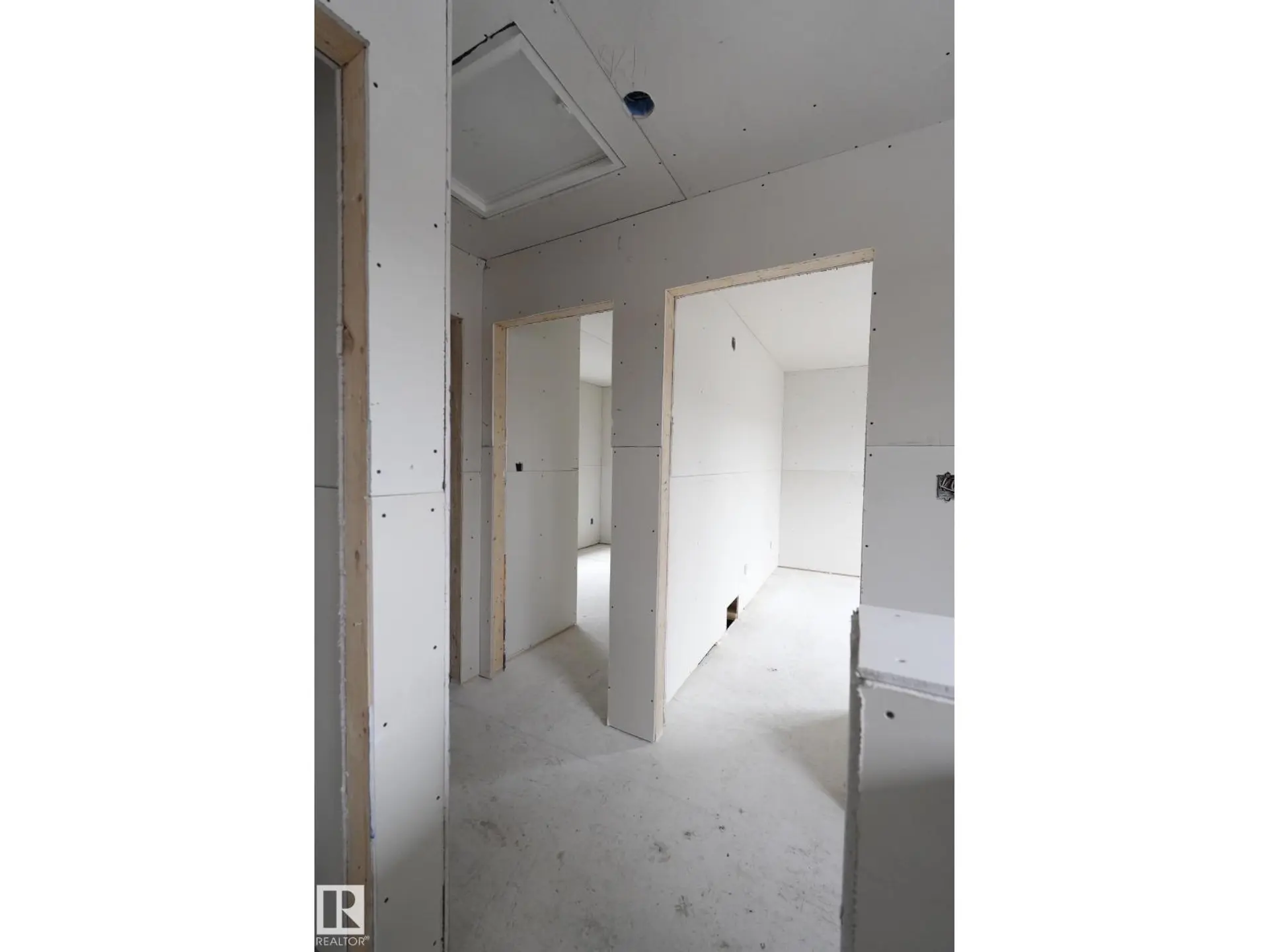 10352/10354 147 ST NW NW - Image 6