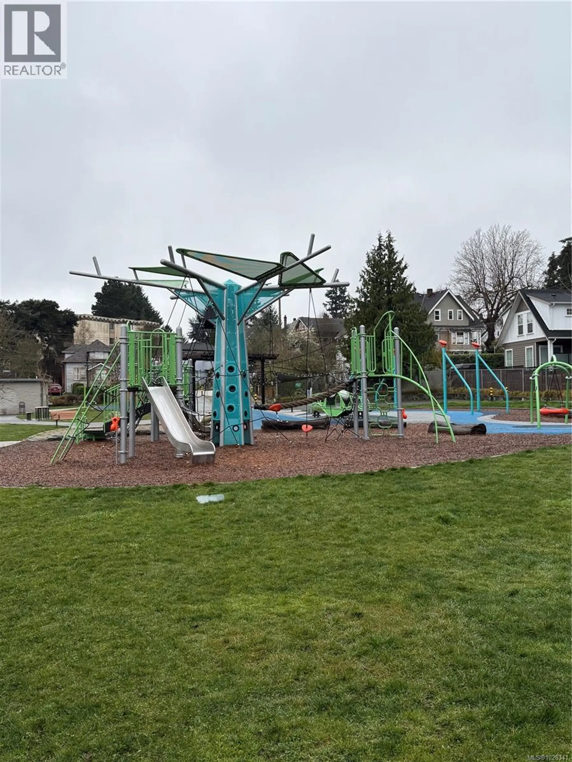 Property at 3135 WASHINGTON AVE, Victoria, BC