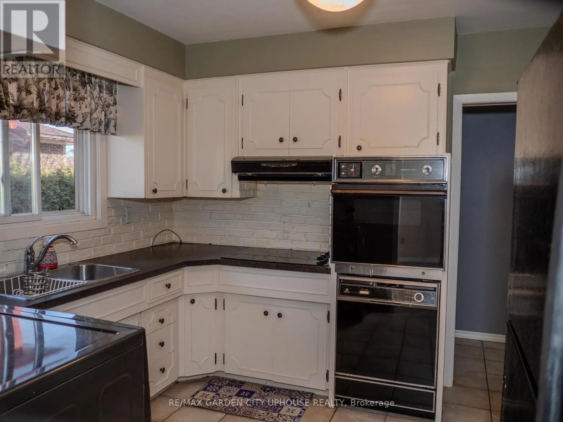 4430 DOVEWOOD DRIVE - Image 4