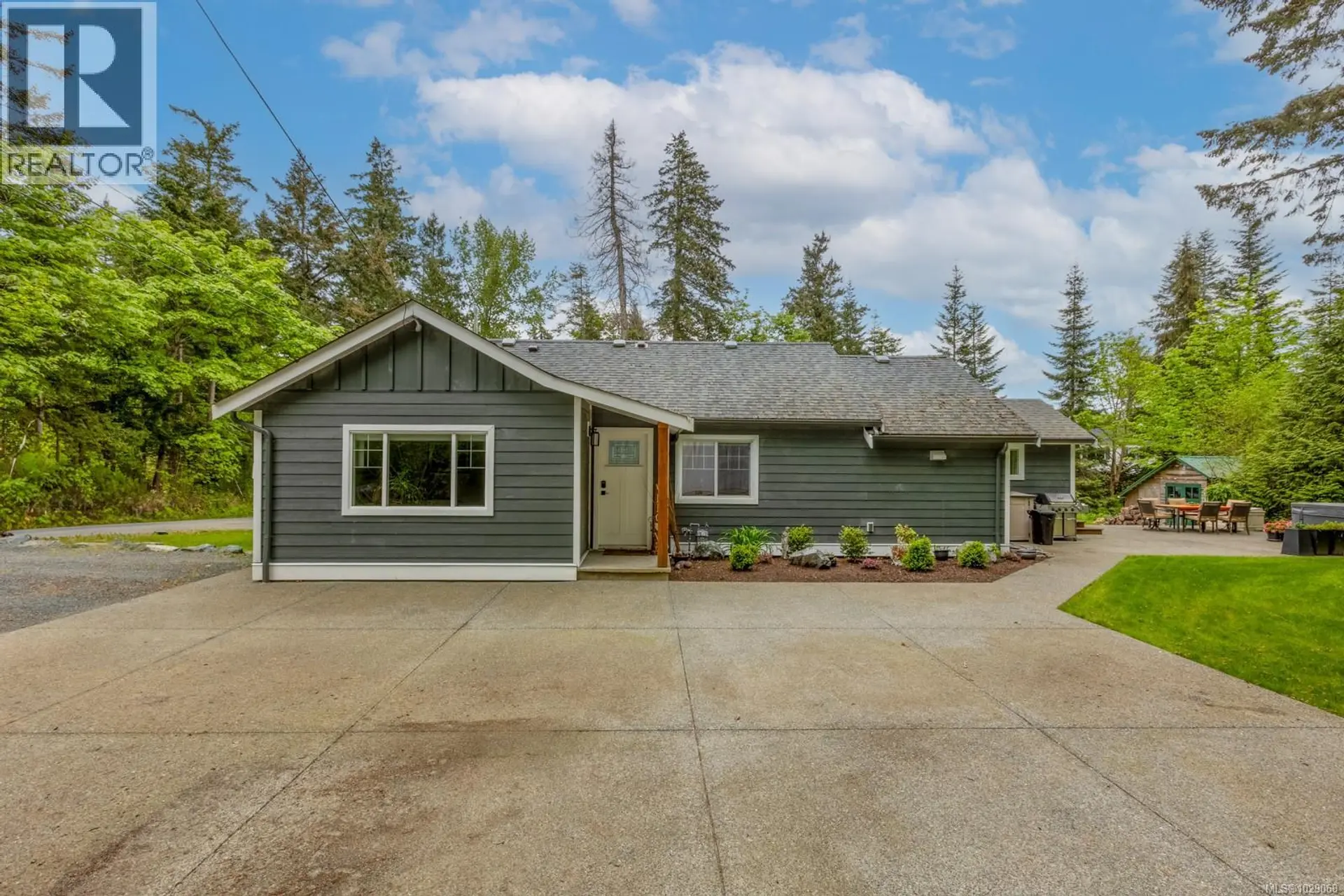 Property at 3671 Thomson Rd, Courtenay, BC
