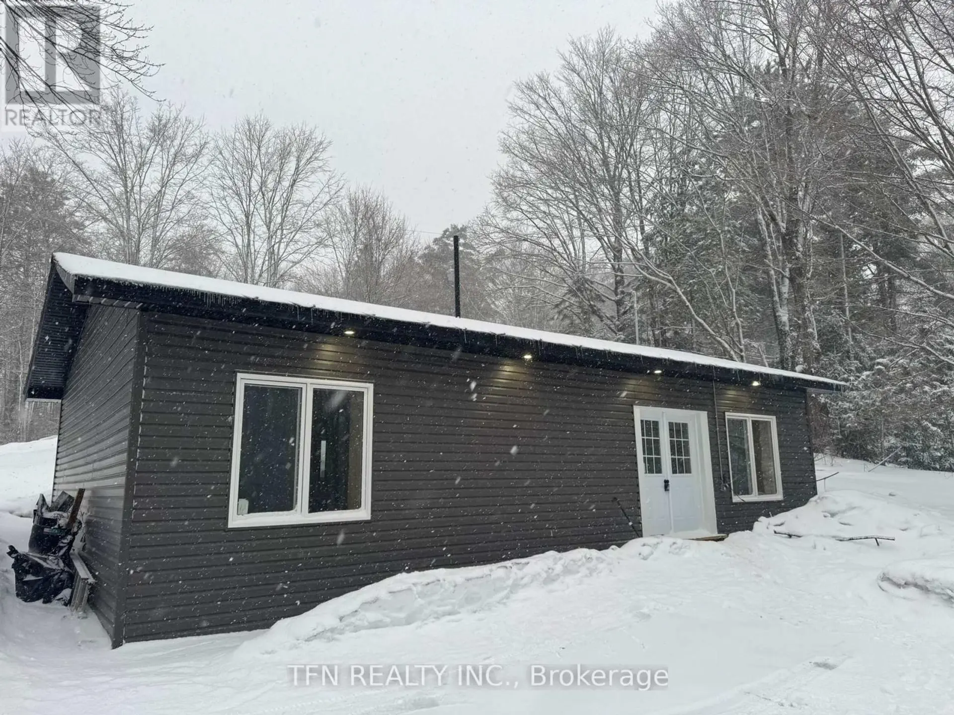 385 GABLES ROAD - Image 2