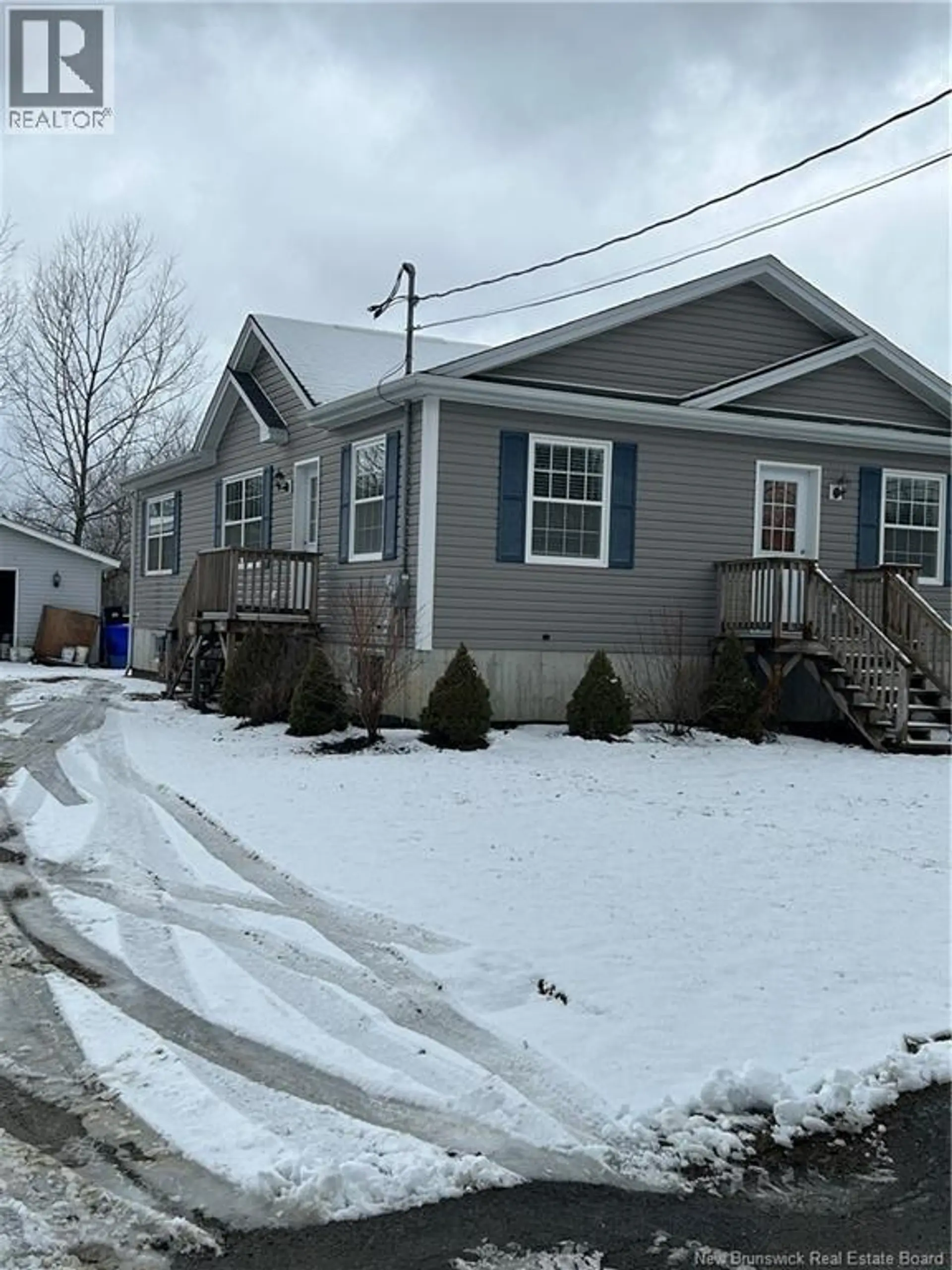 103 QUEENSWAY STREET - Image 1