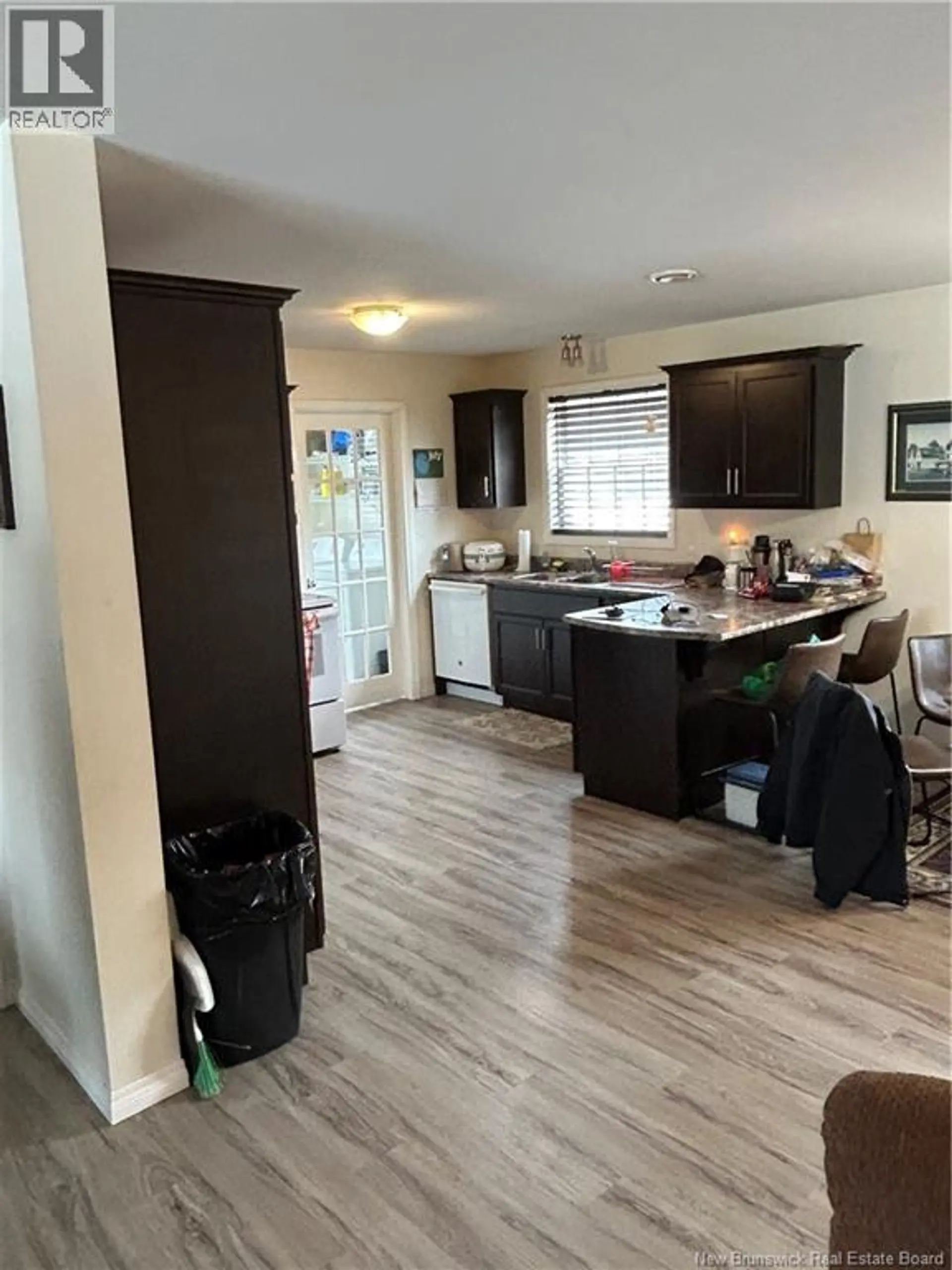 103 QUEENSWAY STREET - Image 4