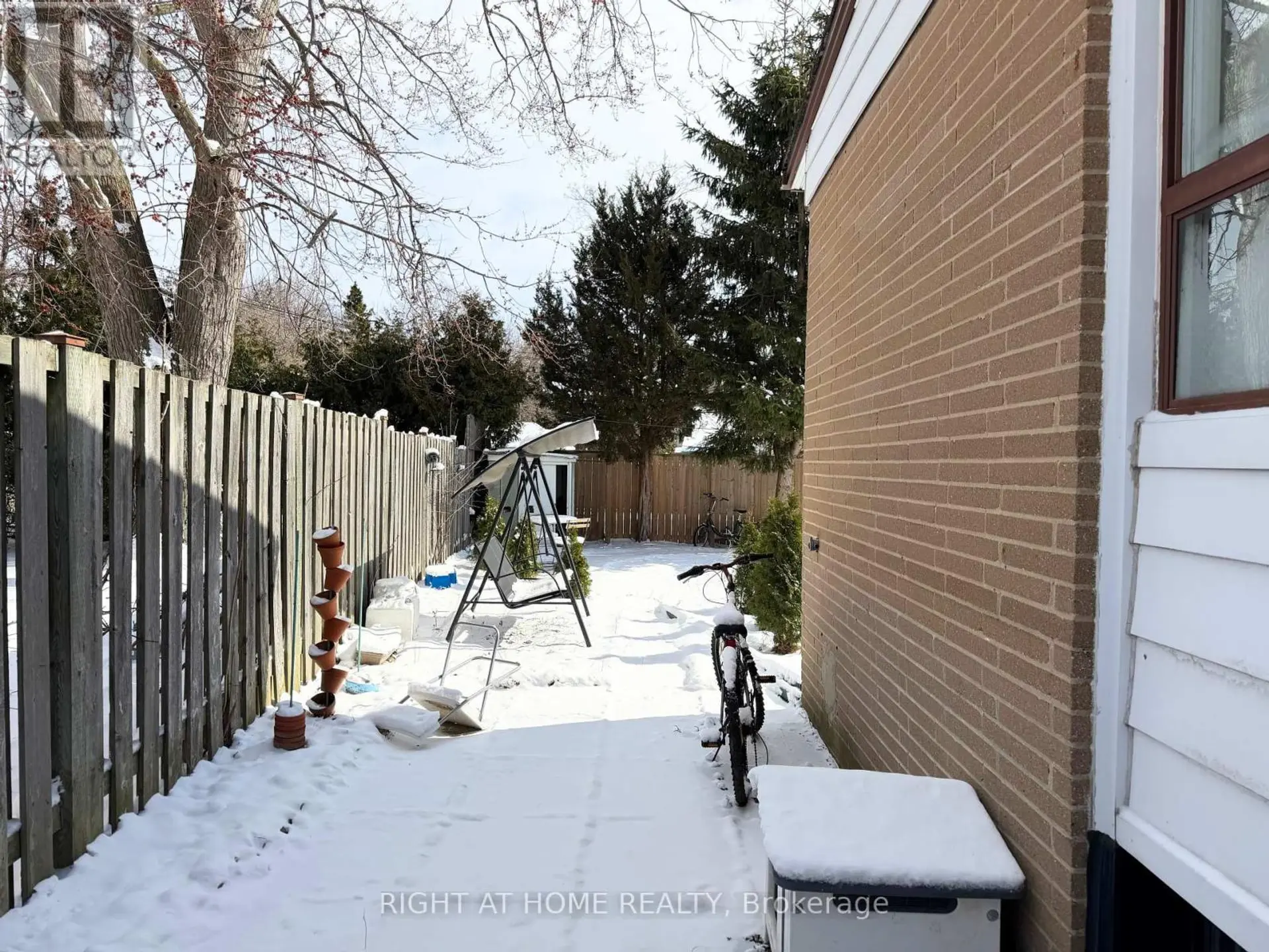 52 BONNECHERE CRESCENT - Image 3