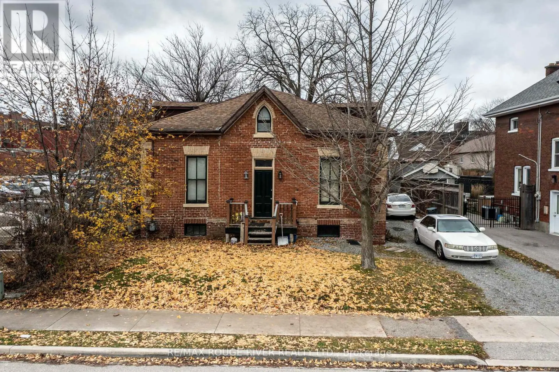 342 MARY STREET N - Image 2