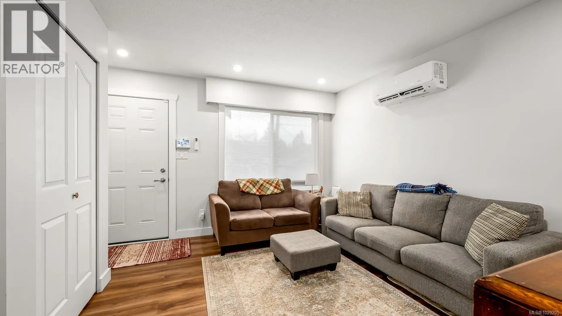 Property at #A 2052 1ST ST, Courtenay, BC