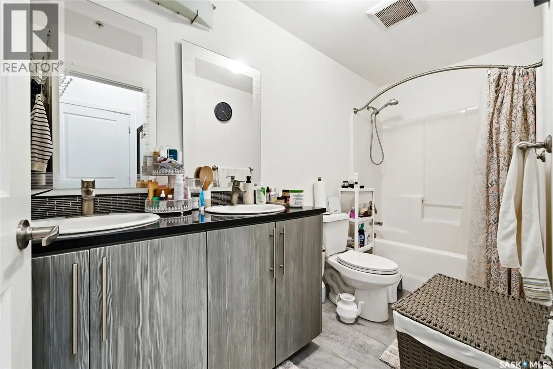 #208 2255 Angus STREET - Image 13