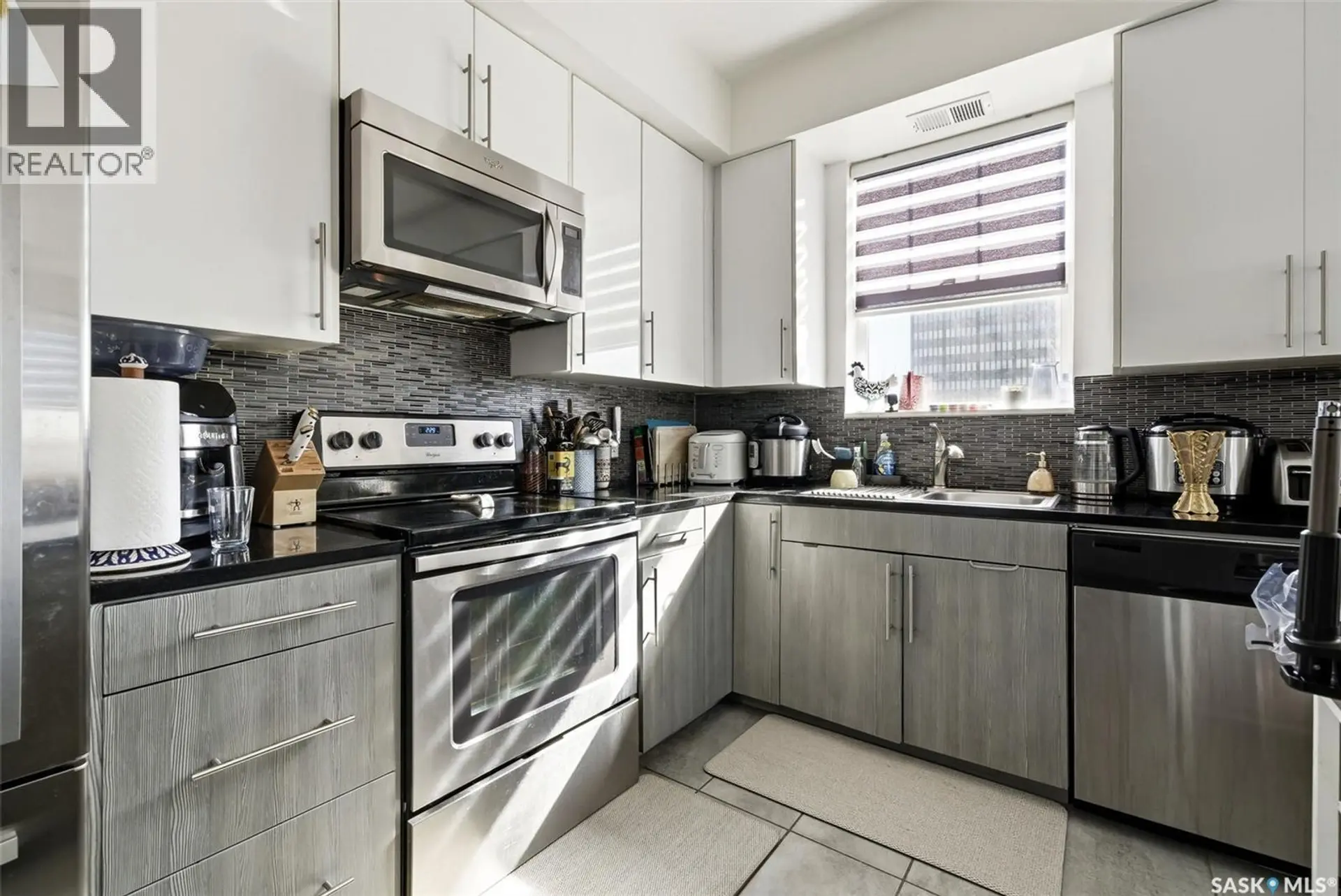 #208 2255 Angus STREET - Image 9