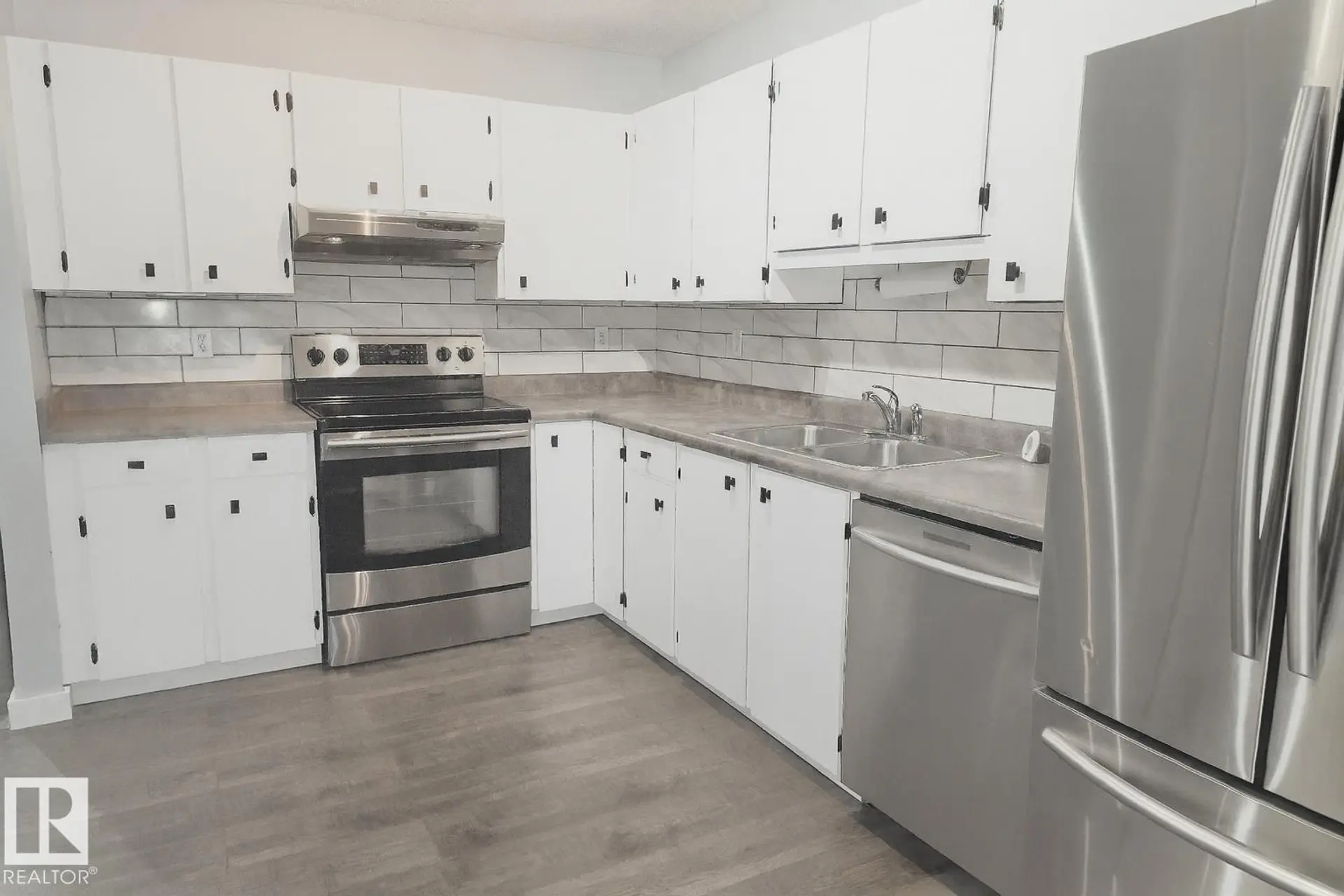 #2 10205 158 AV NW - Image 8