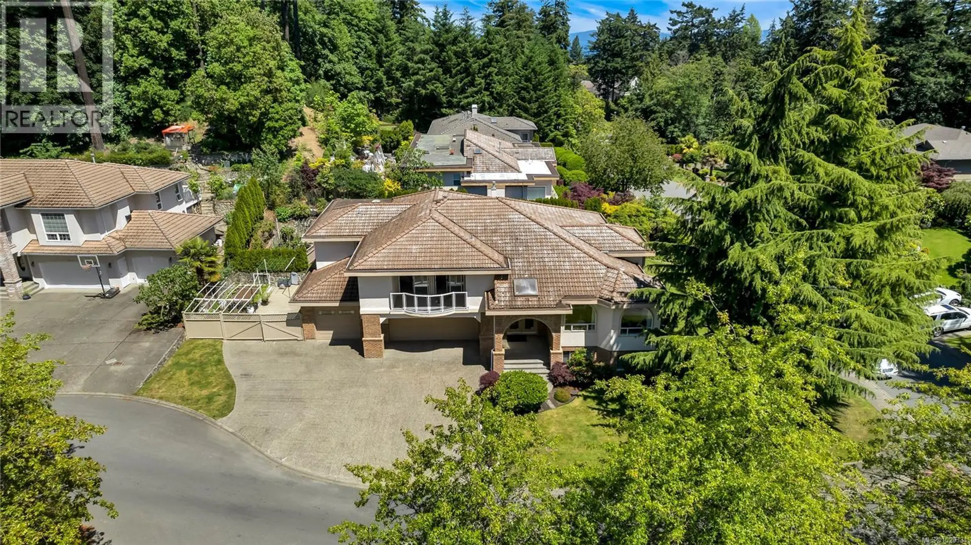 Property at 948 Boulderwood Rise, Saanich, BC