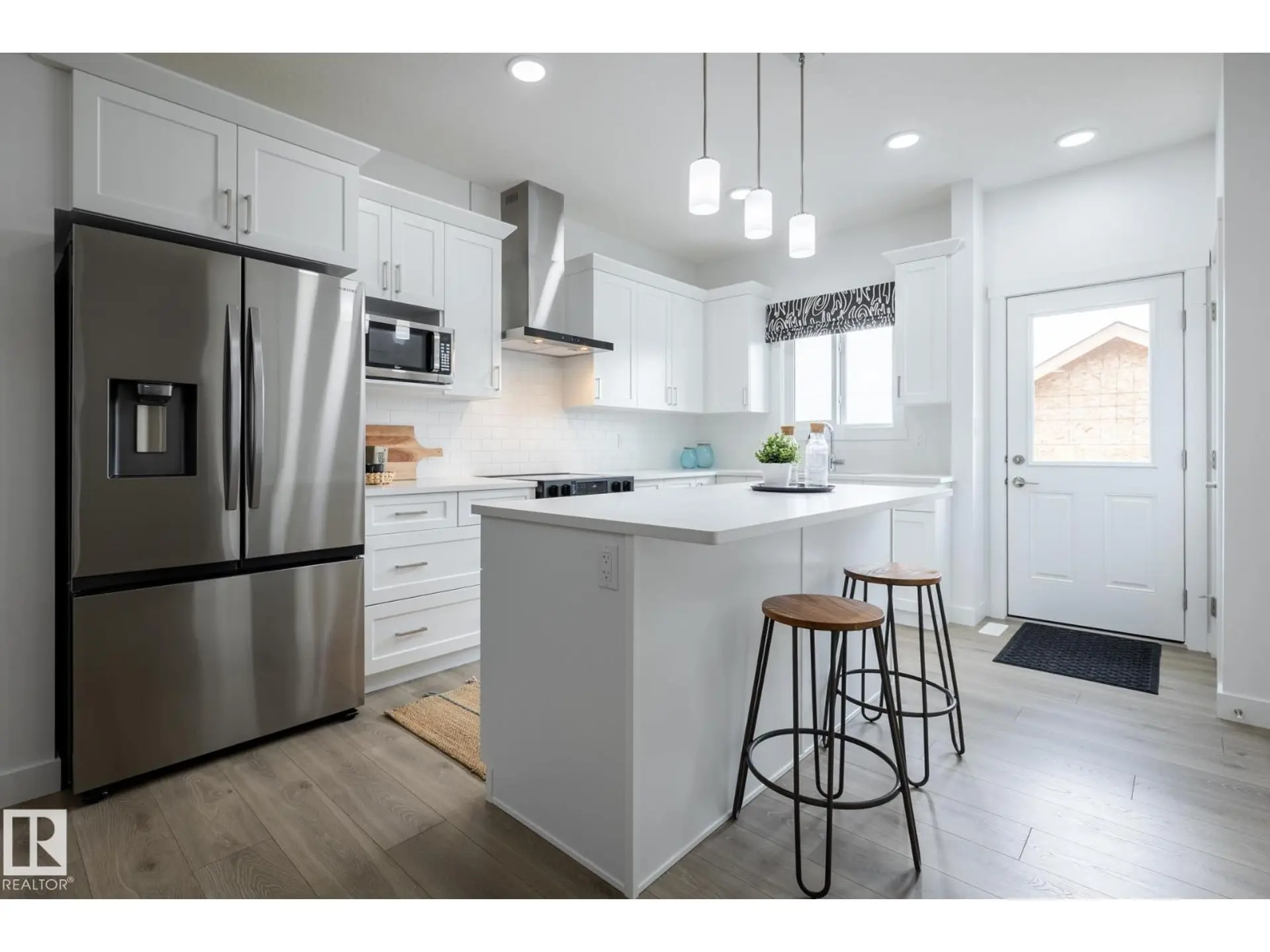 555 172 AV NE - Image 7