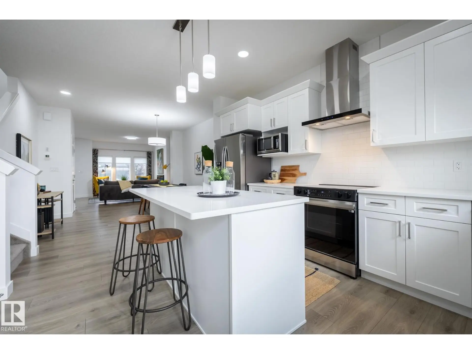 555 172 AV NE - Image 9