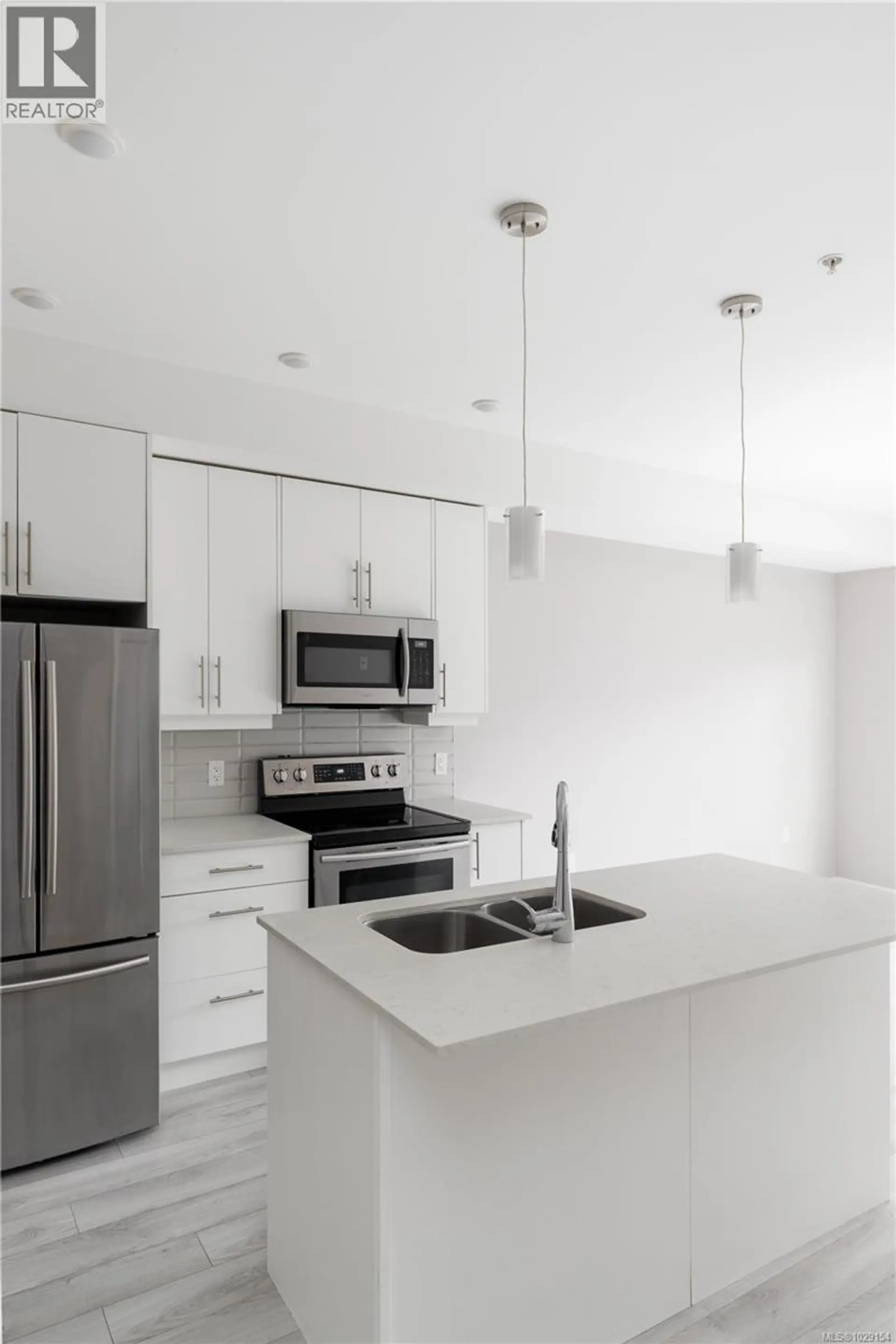 Property at #106 1020 INVERNESS RD, Saanich, BC