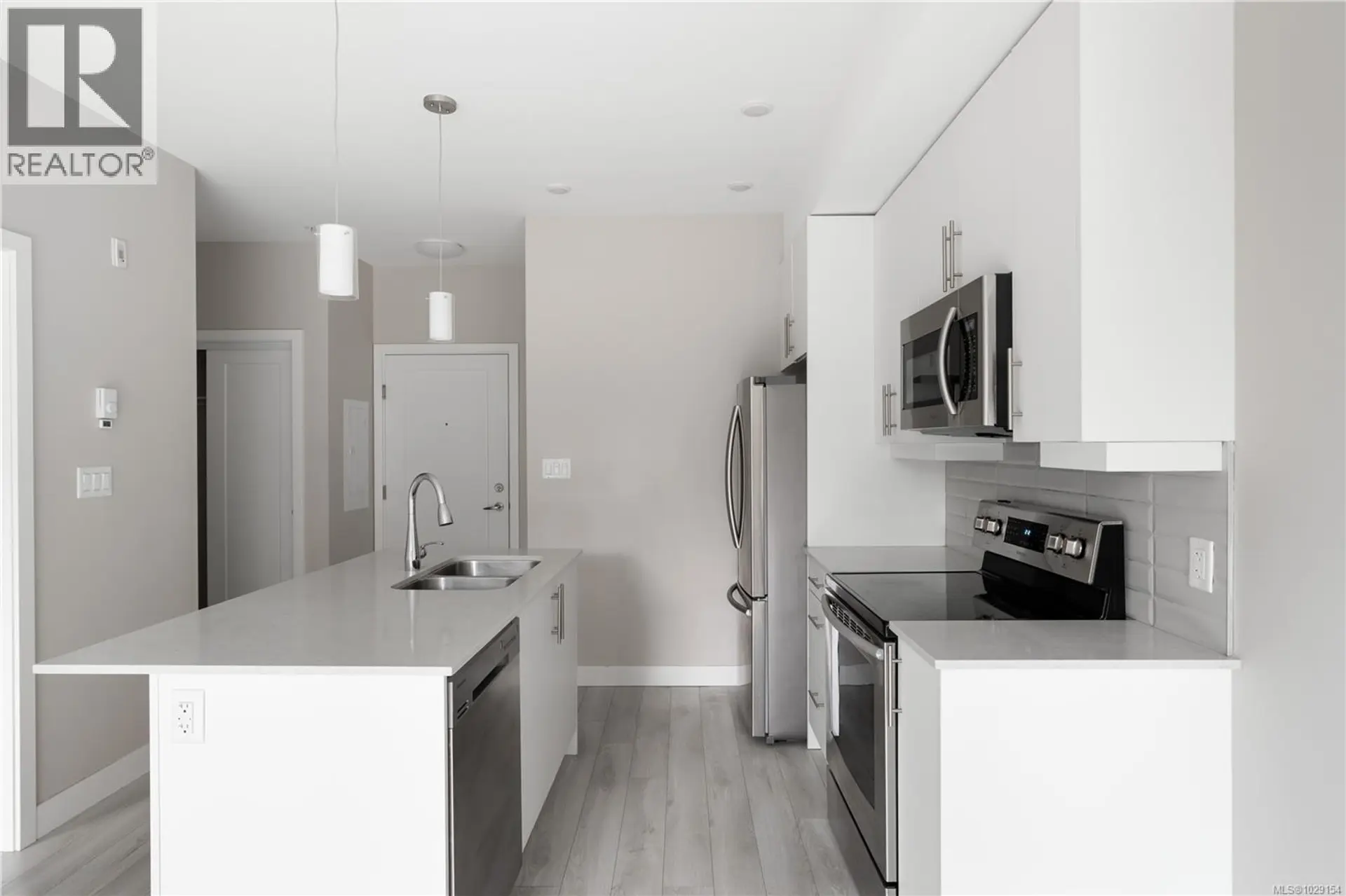 Property at #106 1020 INVERNESS RD, Saanich, BC