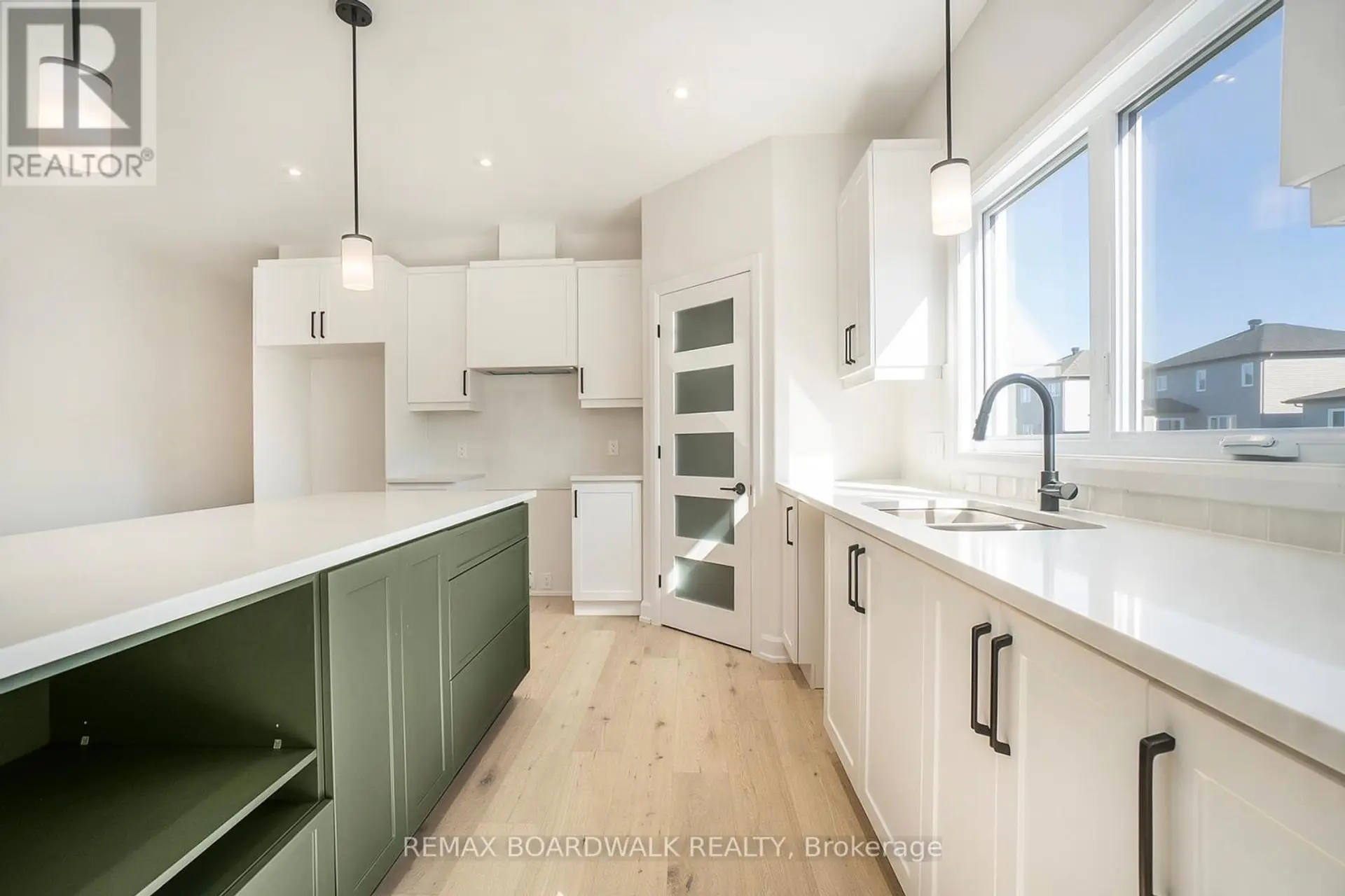 619 GENEVA CRESCENT - Image 10