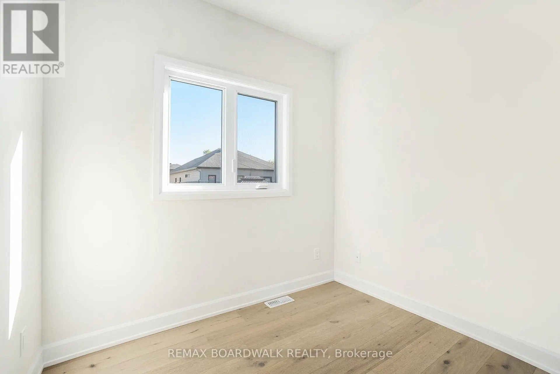 619 GENEVA CRESCENT - Image 16