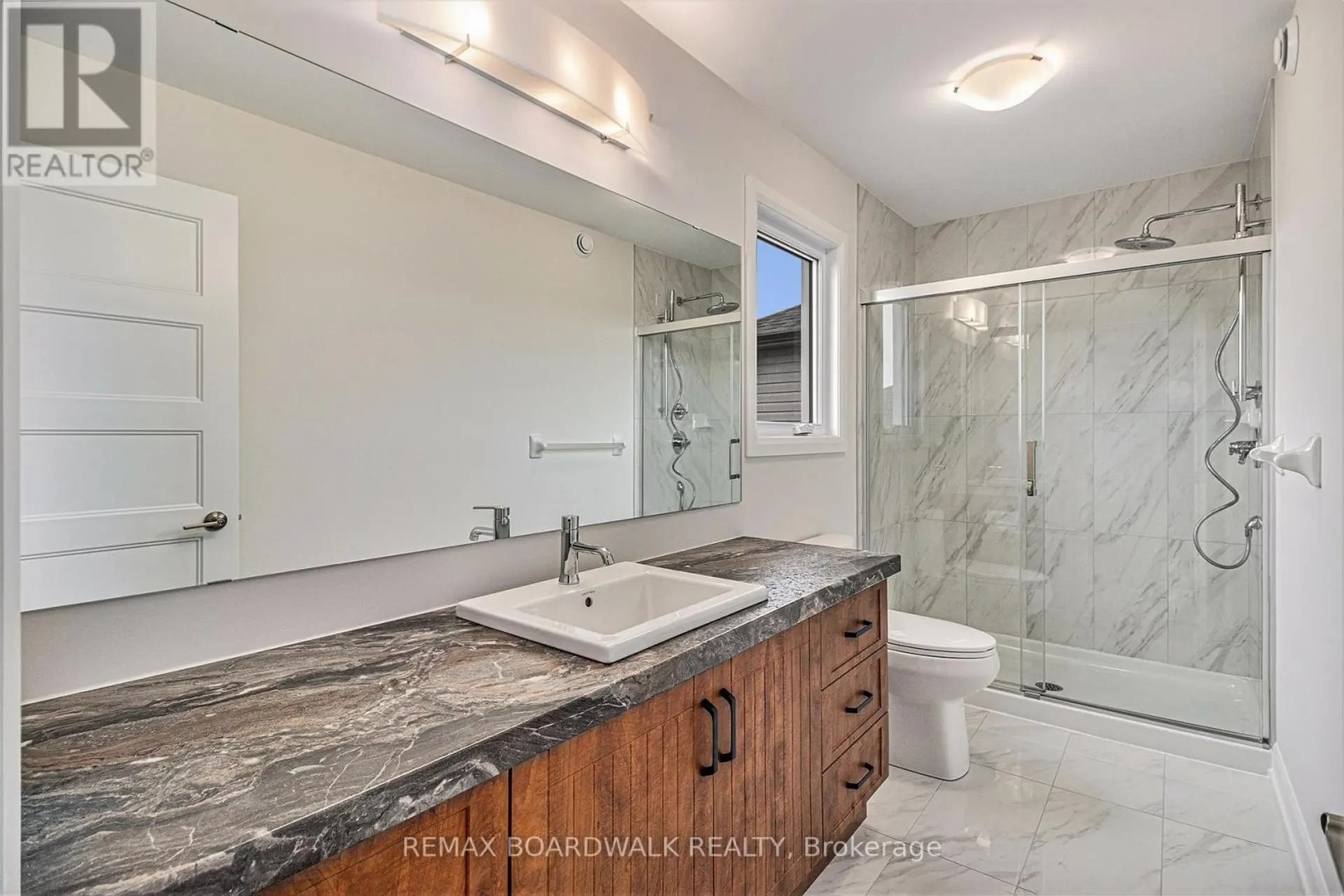 456 FALCON LANE - Image 11