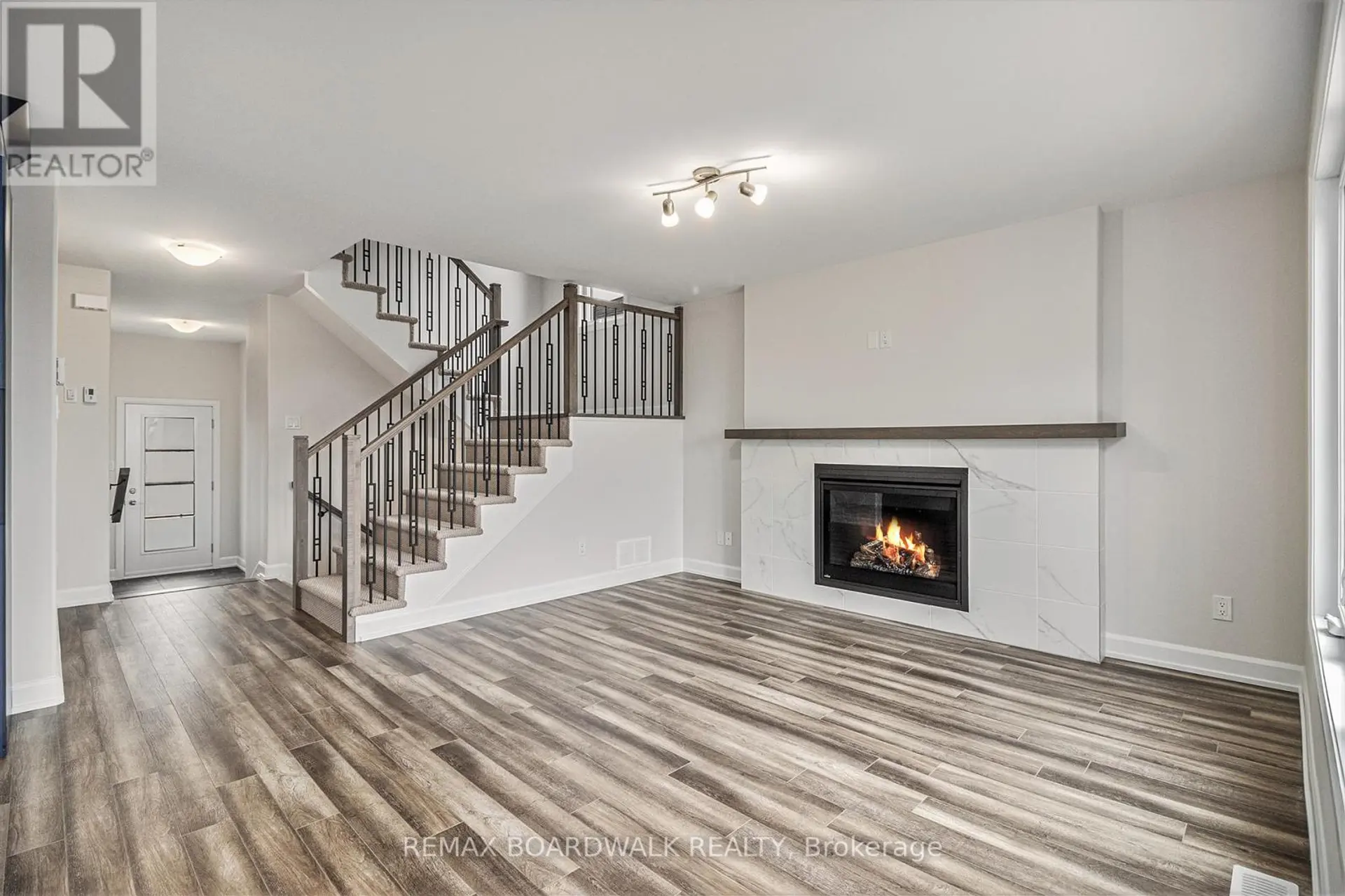 456 FALCON LANE - Image 2