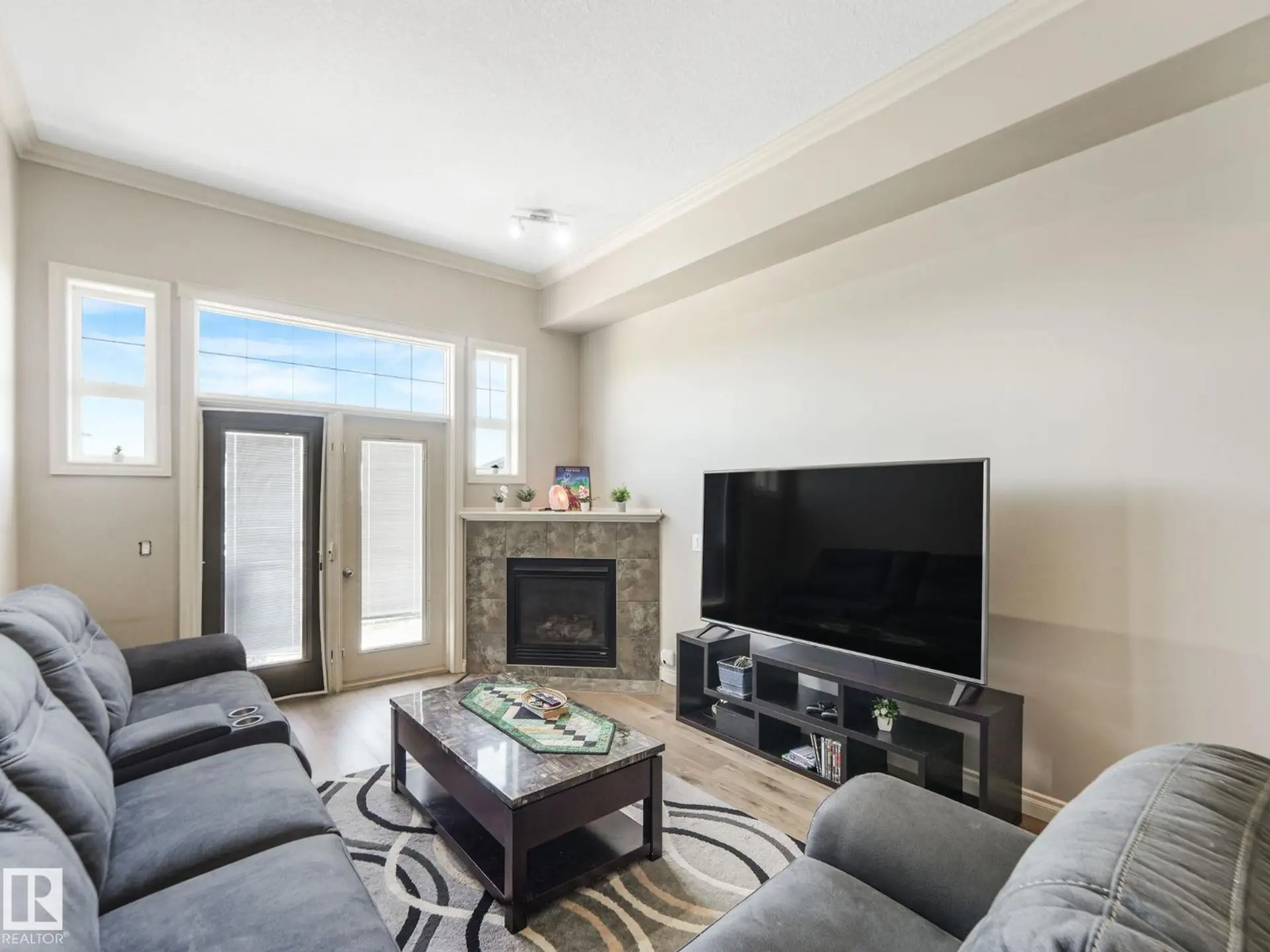 #412 12408 15 AV SW - Image 8