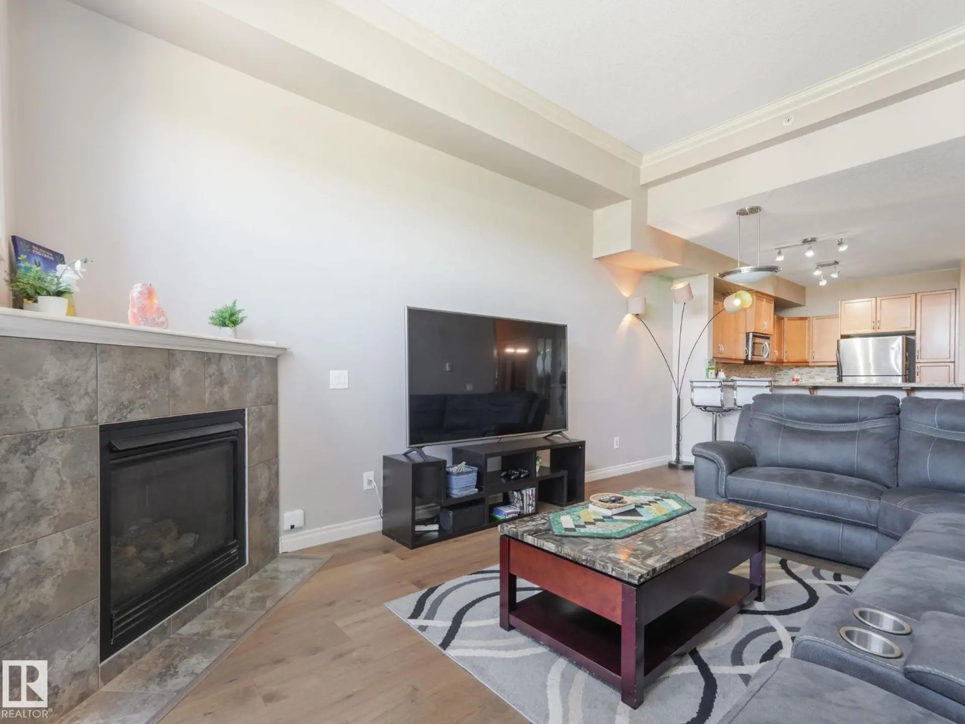 #412 12408 15 AV SW - Image 7