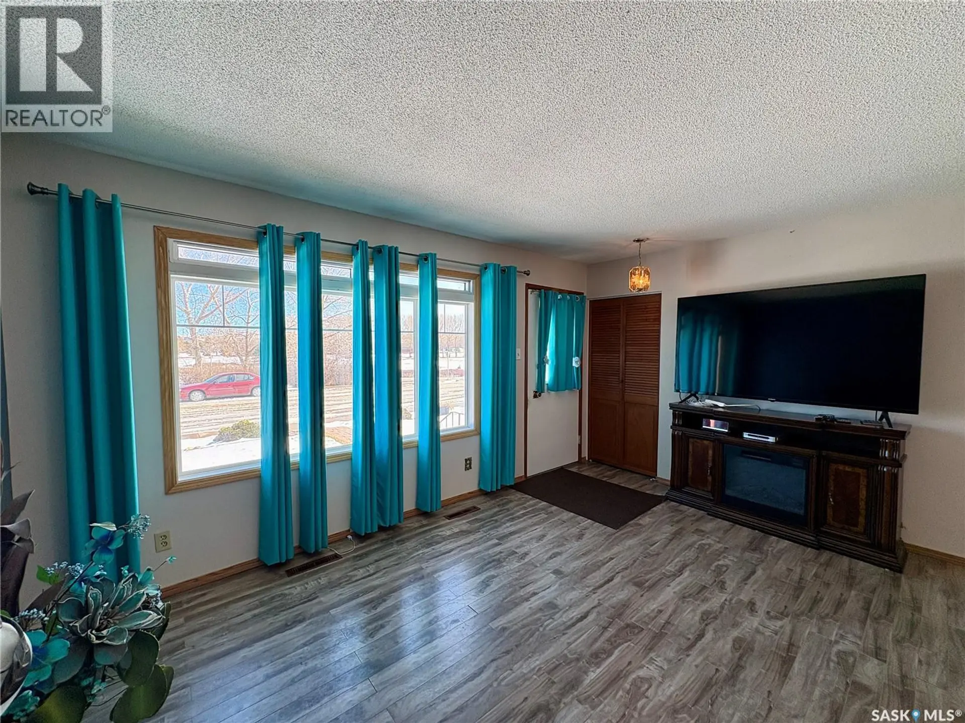 480 8th AVENUE SE - Image 8