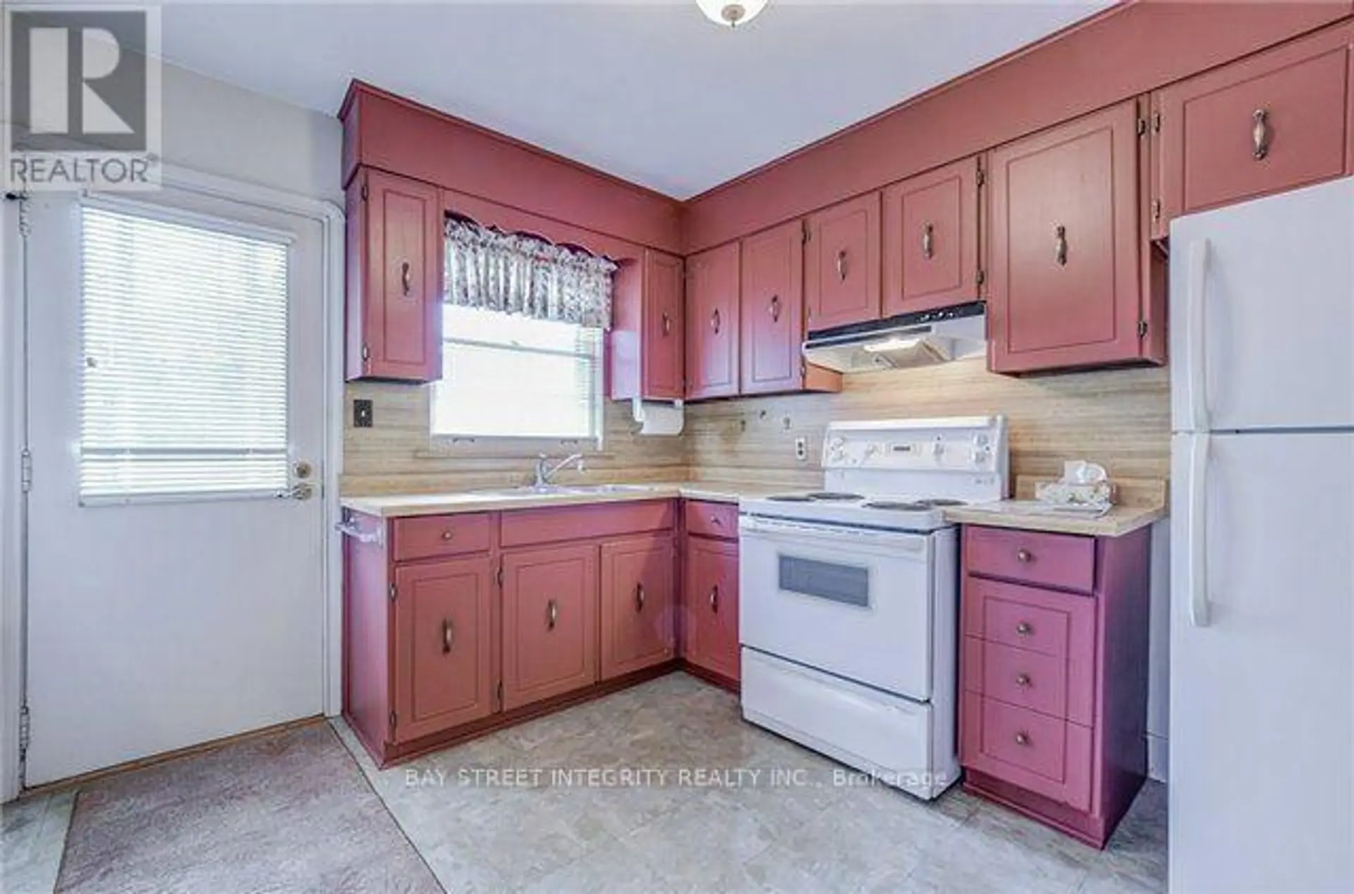889 ROYAL YORK ROAD - Image 9