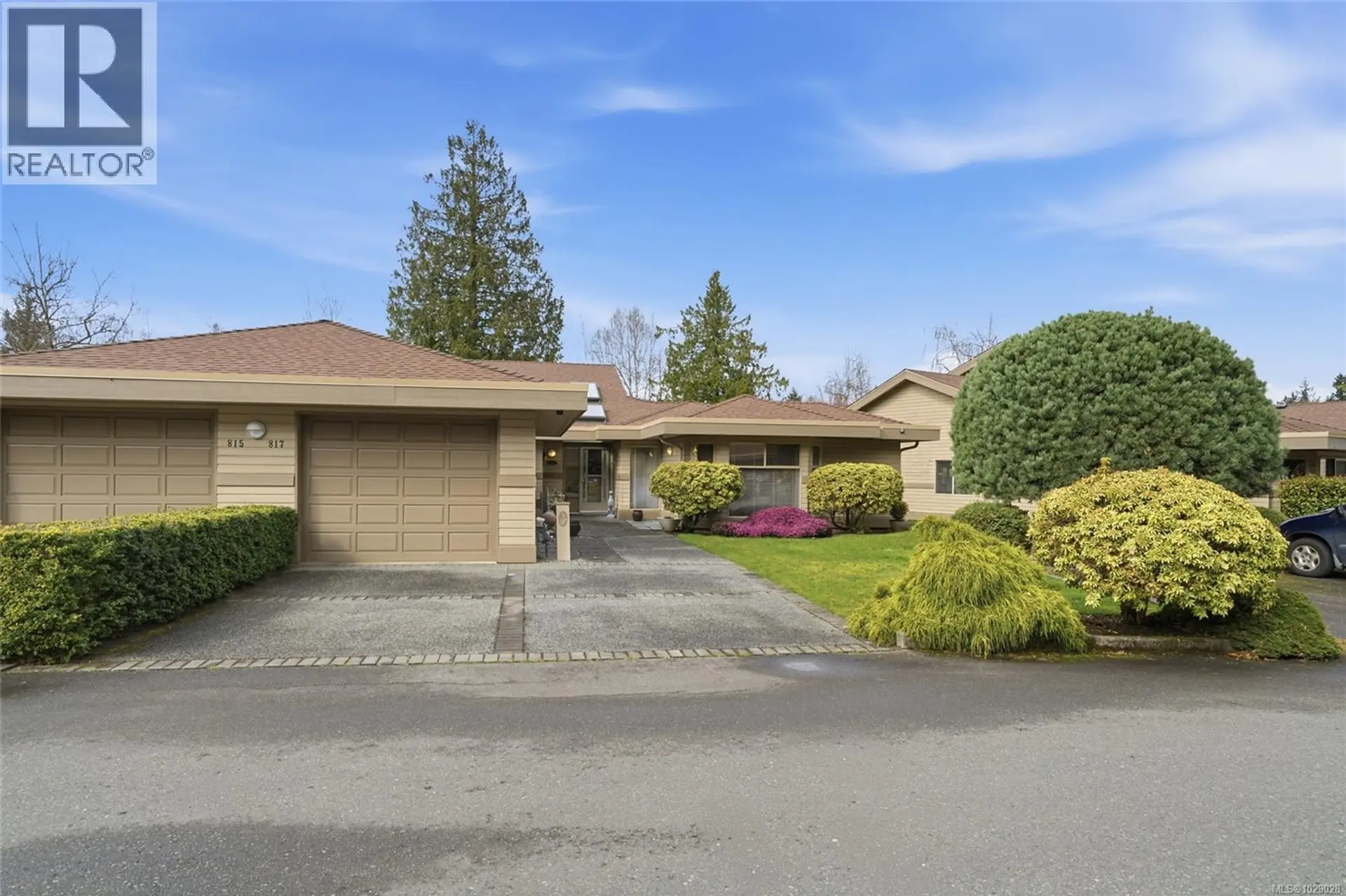 Property at 817 Lakes Blvd, French Creek, BC